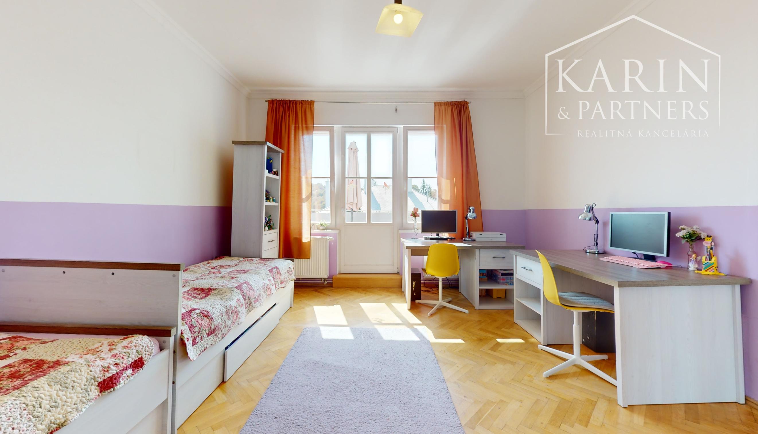 PREDANÝ : BYT 143 M2 + GARÁŽ + TERASY + LODŽIA VO VILE NA KRAMÁROCH, KRÁSNY VYHĽAD, NA SKOK VŠADE