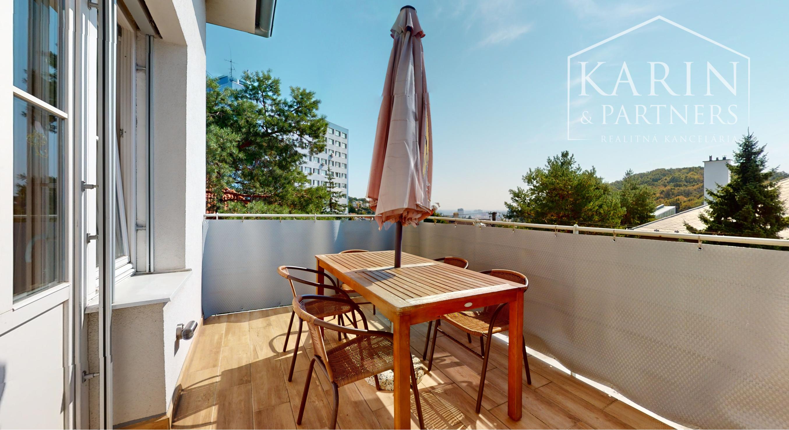 PREDANÝ : BYT 143 M2 + GARÁŽ + TERASY + LODŽIA VO VILE NA KRAMÁROCH, KRÁSNY VYHĽAD, NA SKOK VŠADE