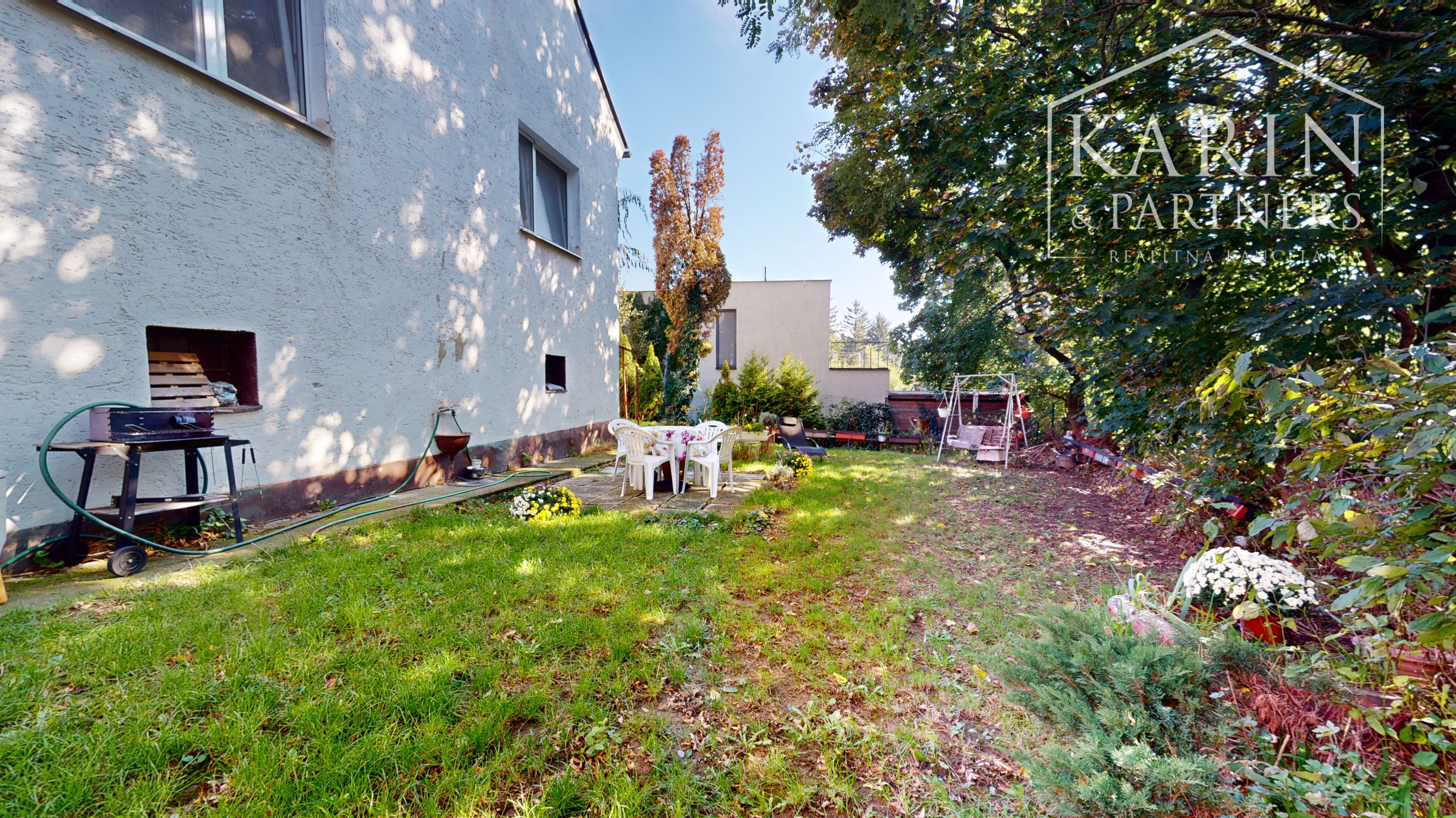 REZERVOVANÝ - Rodinný dom na lukratívnom mieste v Bratislave -  Koliba, Jeséniova ulica.