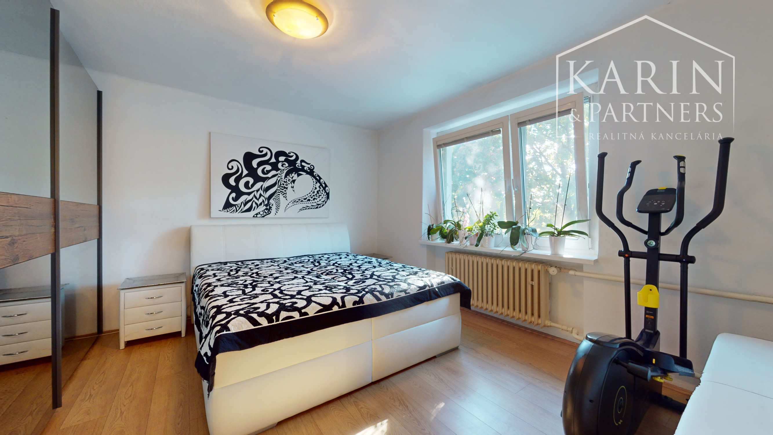 REZERVOVANÝ - Rodinný dom na lukratívnom mieste v Bratislave -  Koliba, Jeséniova ulica.