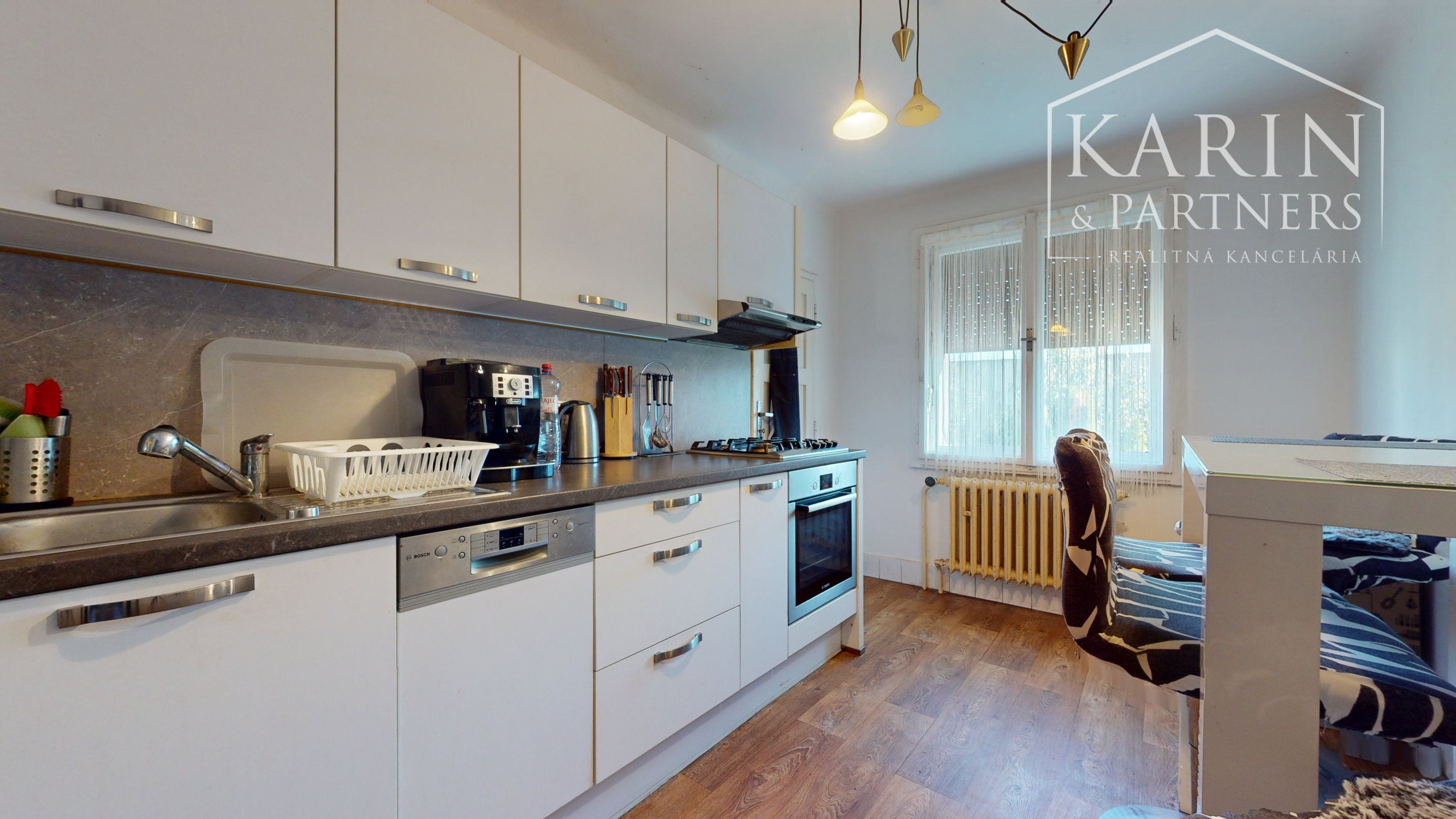 REZERVOVANÝ - Rodinný dom na lukratívnom mieste v Bratislave -  Koliba, Jeséniova ulica.