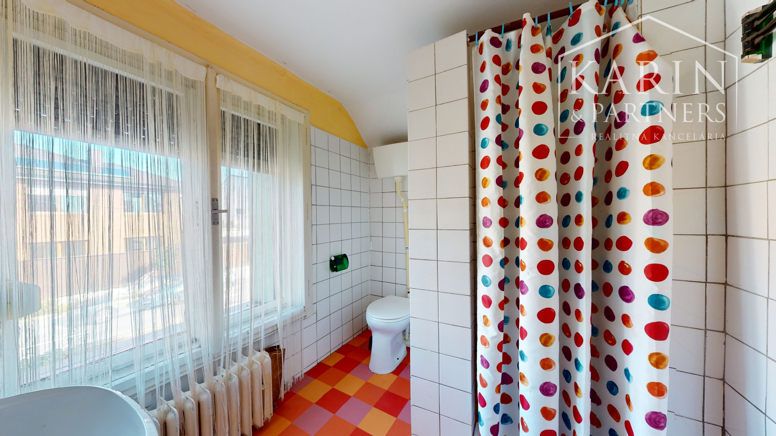 REZERVOVANÝ - Rodinný dom na lukratívnom mieste v Bratislave -  Koliba, Jeséniova ulica.