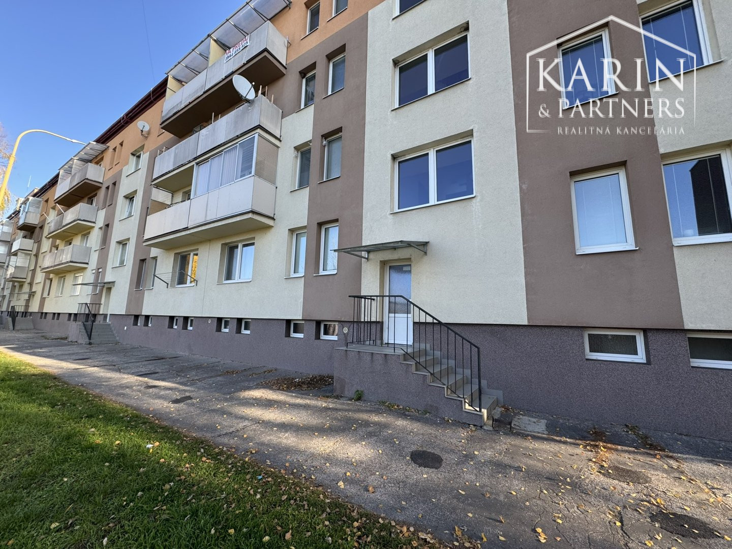 NA PRENÁJOM ZARIADENÝ 1i BYT V MESTE HOLÍČ