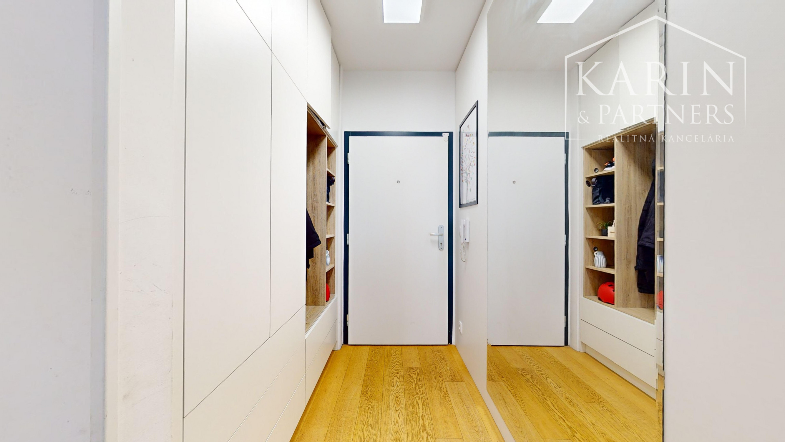 REZERVOVANÝ KOMPLETNE ZARIADENÝ ŠTVORIZBOVÝ BYT S BALKÓNOM V PETRŽALKE - SLNEČNICE