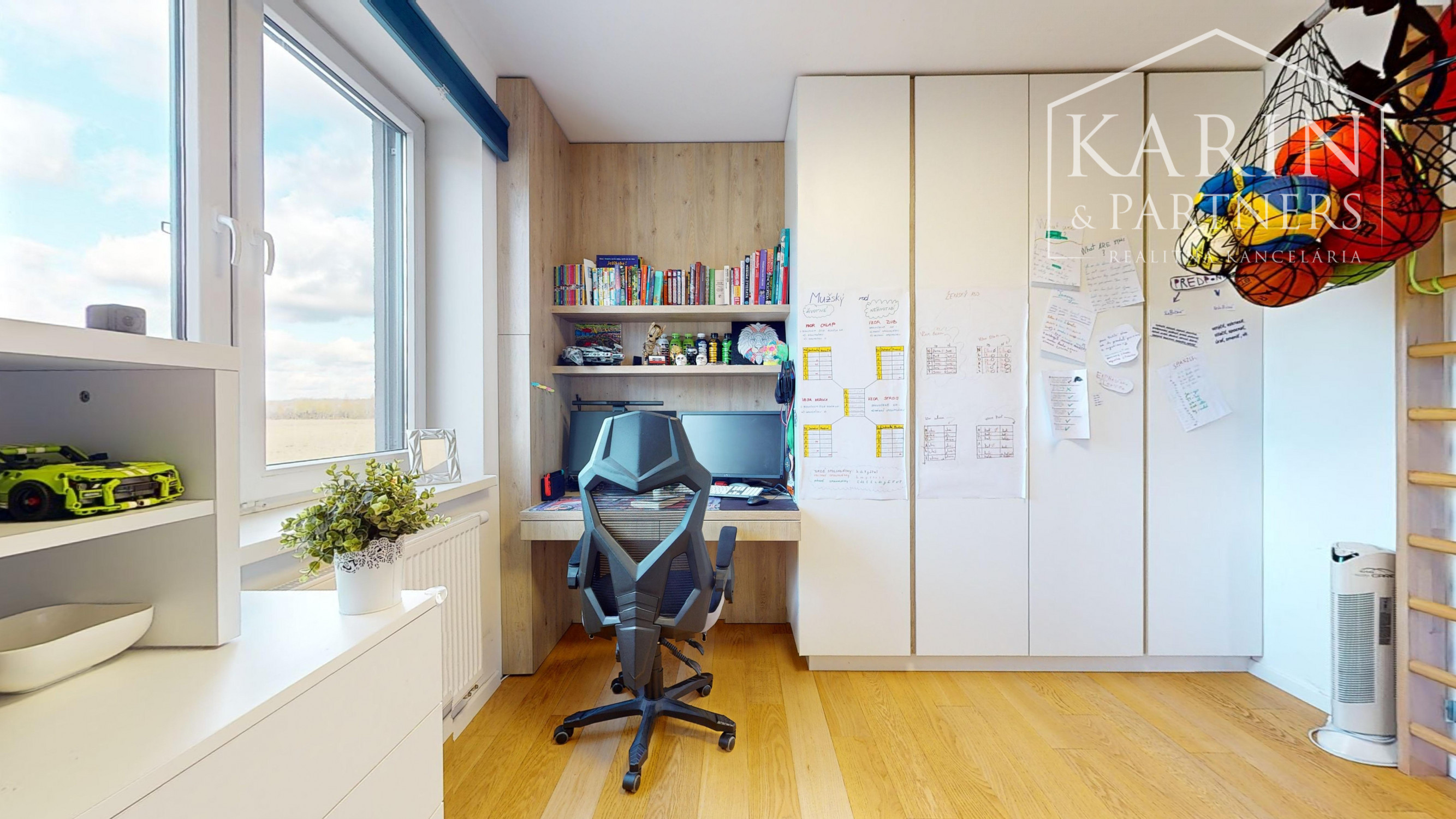 REZERVOVANÝ KOMPLETNE ZARIADENÝ ŠTVORIZBOVÝ BYT S BALKÓNOM V PETRŽALKE - SLNEČNICE