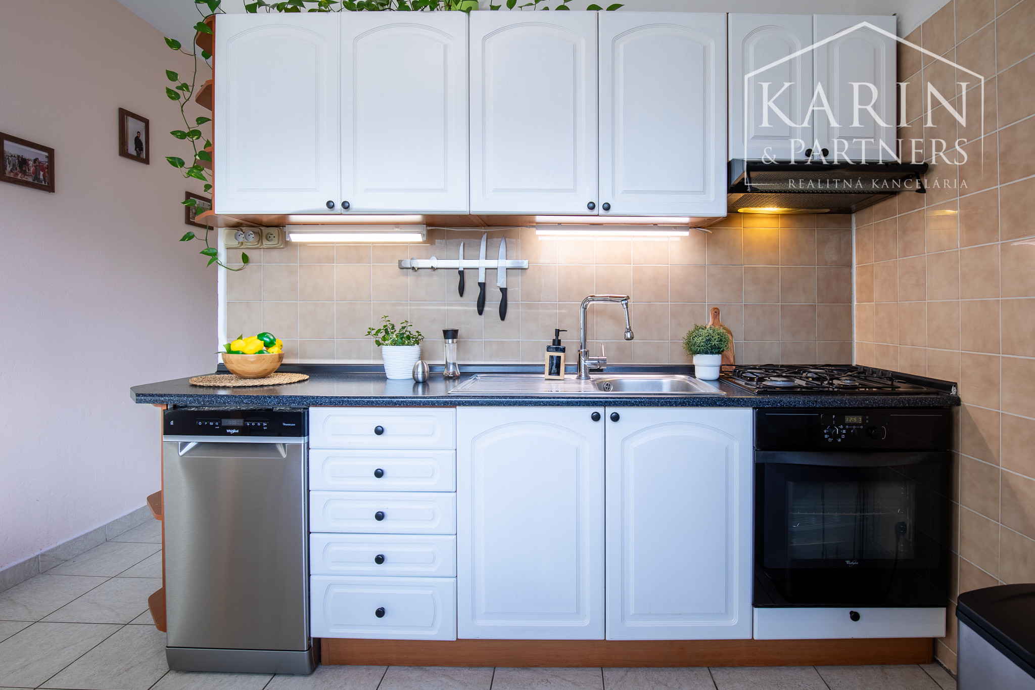 Priestranný 2-izbový byt v obľúbenej lokalite Nitra - Klokočina, PREDANÝ