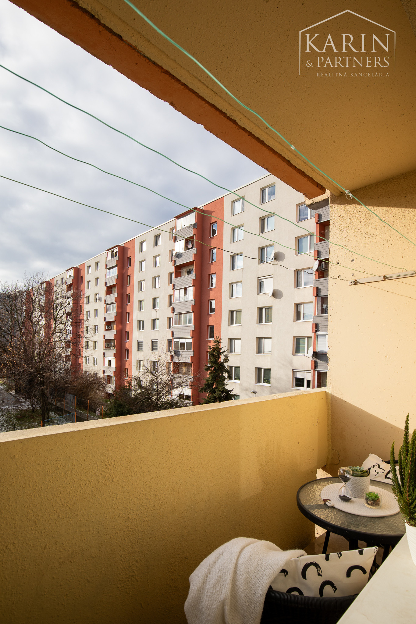 Priestranný 2-izbový byt v obľúbenej lokalite Nitra - Klokočina, PREDANÝ