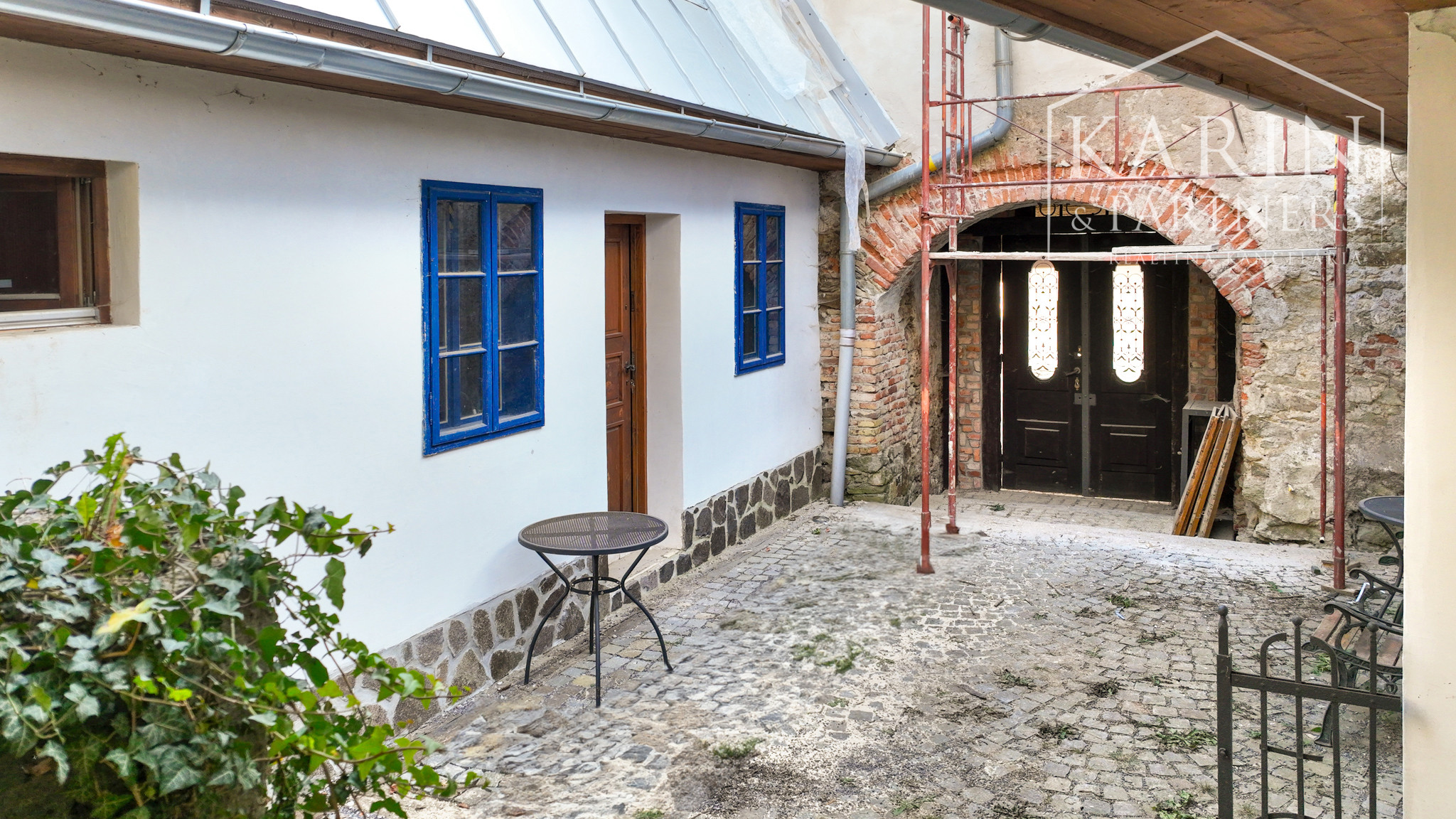 Dva apartmánové domy so záhradou a altánkom v historickom centre Banskej Štiavnice