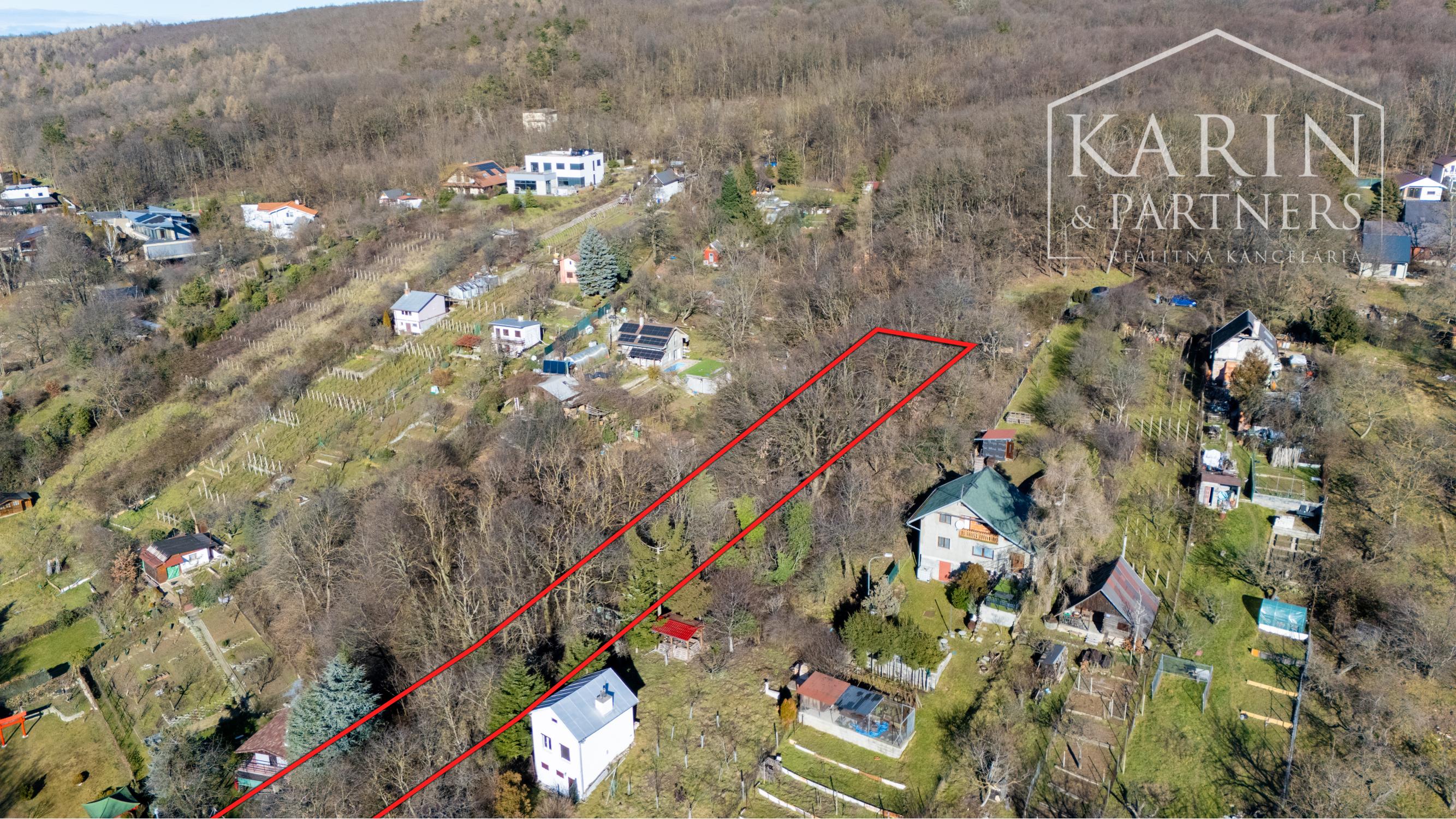 Rekreačný pozemok s chatkou | voda | elektrina | Lamač, Zlatá Hora