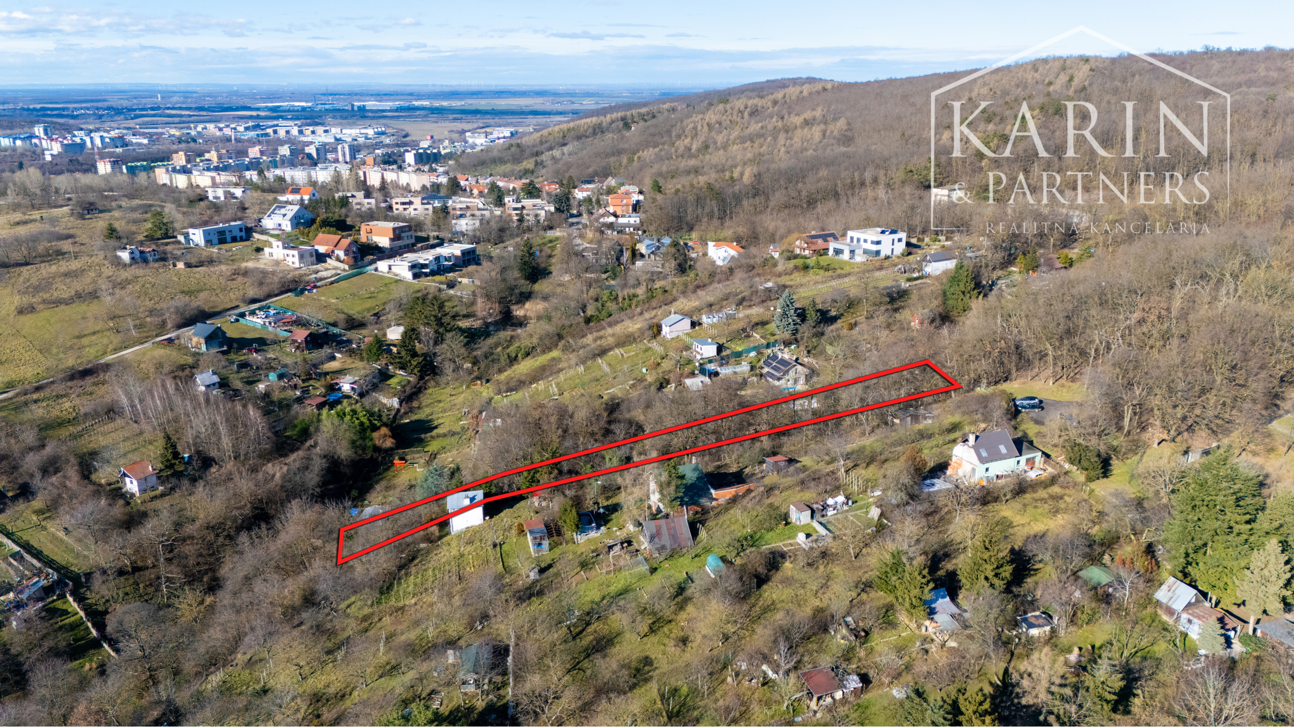 Rekreačný pozemok s chatkou | voda | elektrina | Lamač, Zlatá Hora