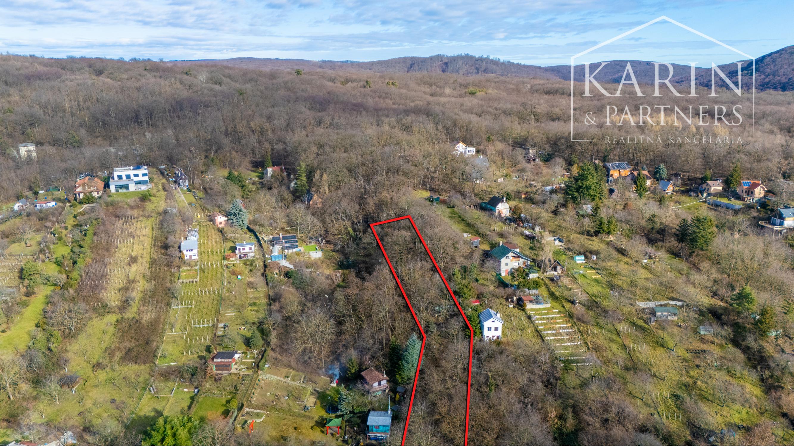 Pozemok s chatkou (1633 m²) v prostredí Bratislavského lesa – Lamač, Zlatá Hora