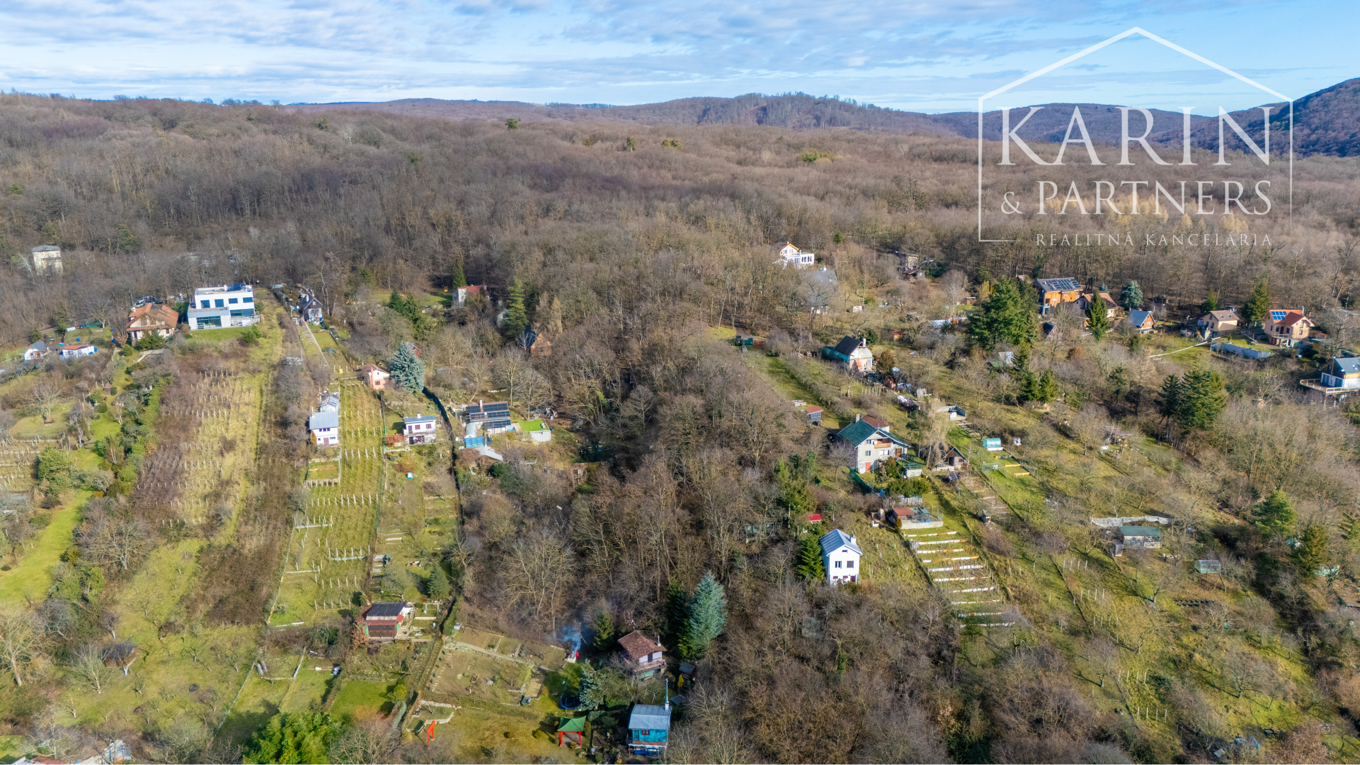 Pozemok s chatkou (1633 m²) v prostredí Bratislavského lesa – Lamač, Zlatá Hora