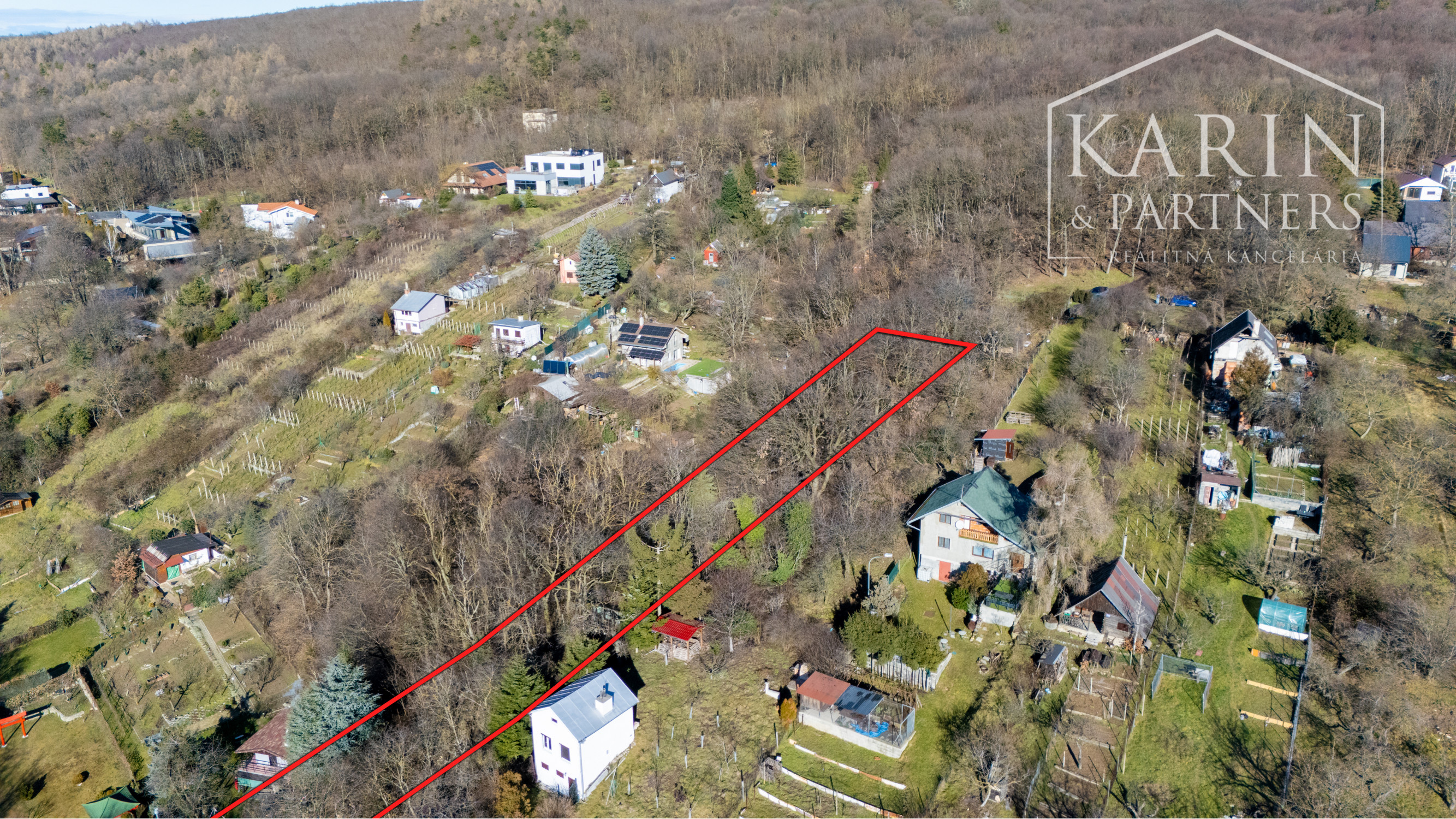 Pozemok s chatkou (1633 m²) v prostredí Bratislavského lesa – Lamač, Zlatá Hora