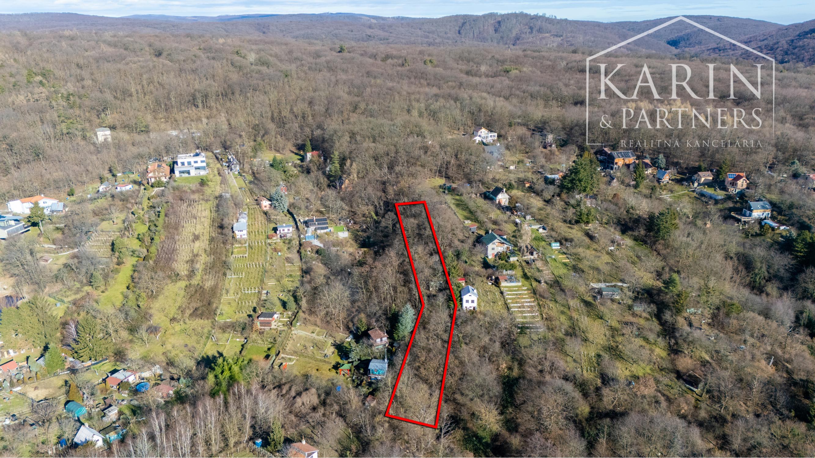 Pozemok s chatkou (1633 m²) v prostredí Bratislavského lesa – Lamač, Zlatá Hora