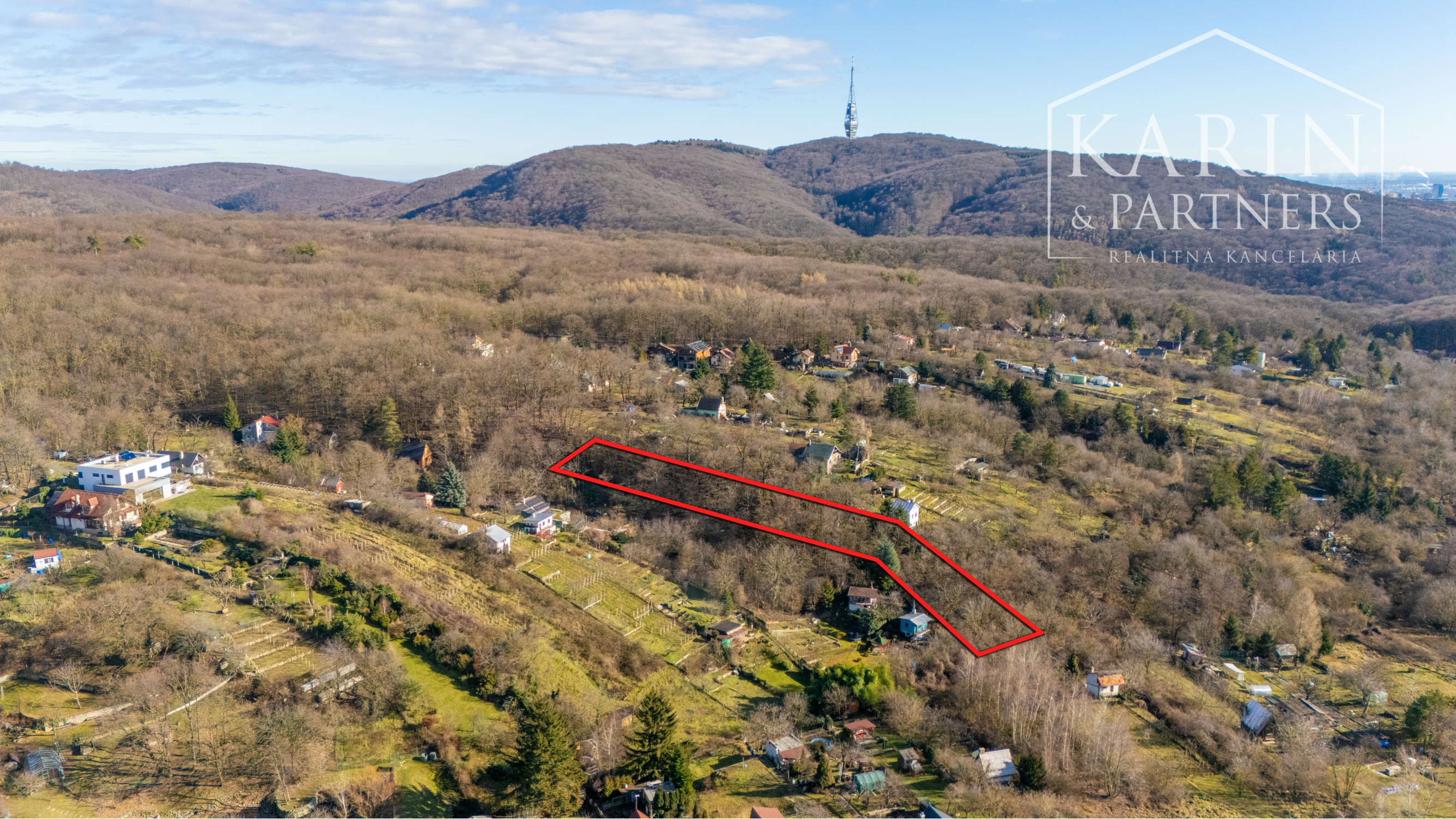 Pozemok s chatkou (1633 m²) v prostredí Bratislavského lesa – Lamač, Zlatá Hora