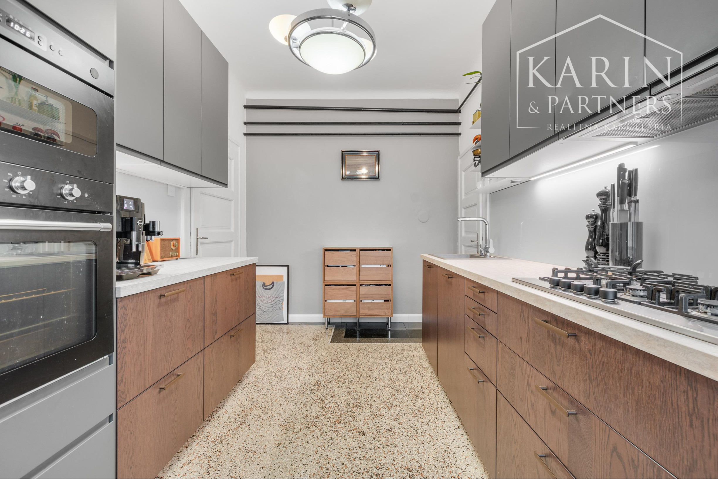 Predaj staromestský 4,5 izbový byt pri Eurovea.