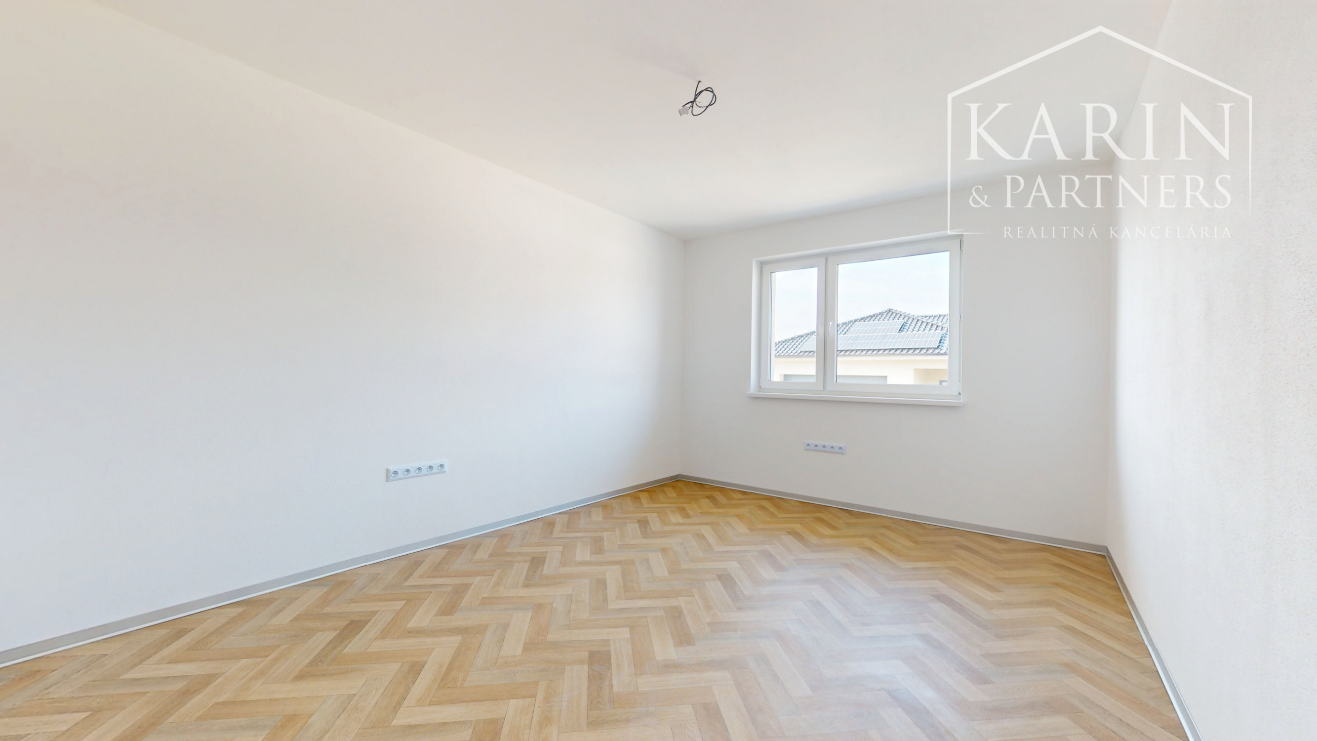 Na predaj novostavba 4 - izbový rodinný dom s dvoj garážou, Holíč.