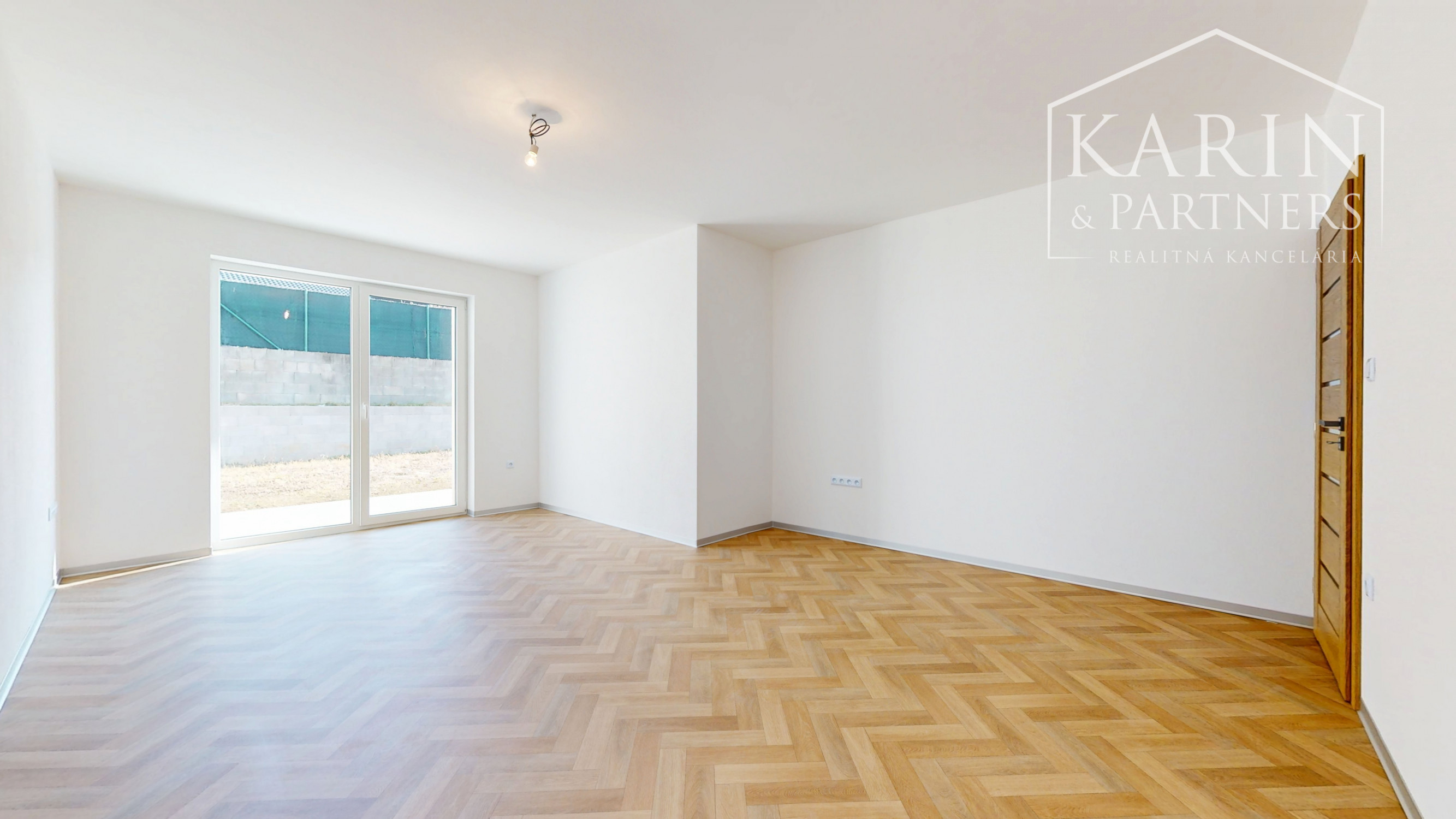 Na predaj novostavba 4 - izbový rodinný dom s dvoj garážou, Holíč.