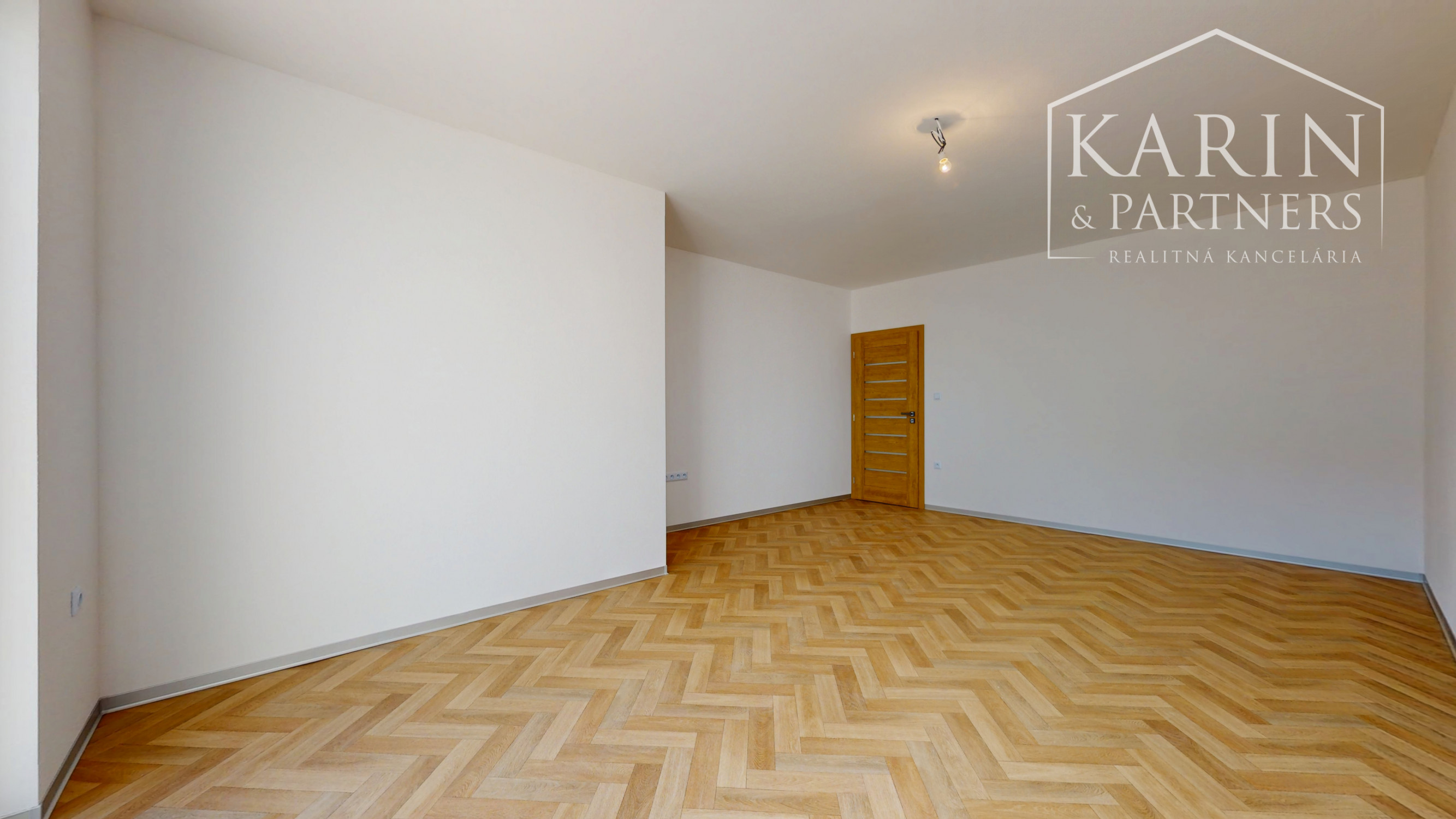 Na predaj novostavba 4 - izbový rodinný dom s dvoj garážou, Holíč.