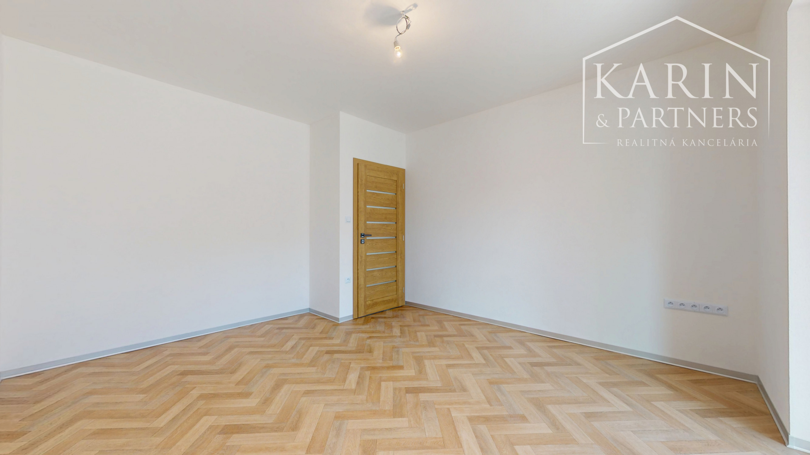 Na predaj novostavba 4 - izbový rodinný dom s dvoj garážou, Holíč.