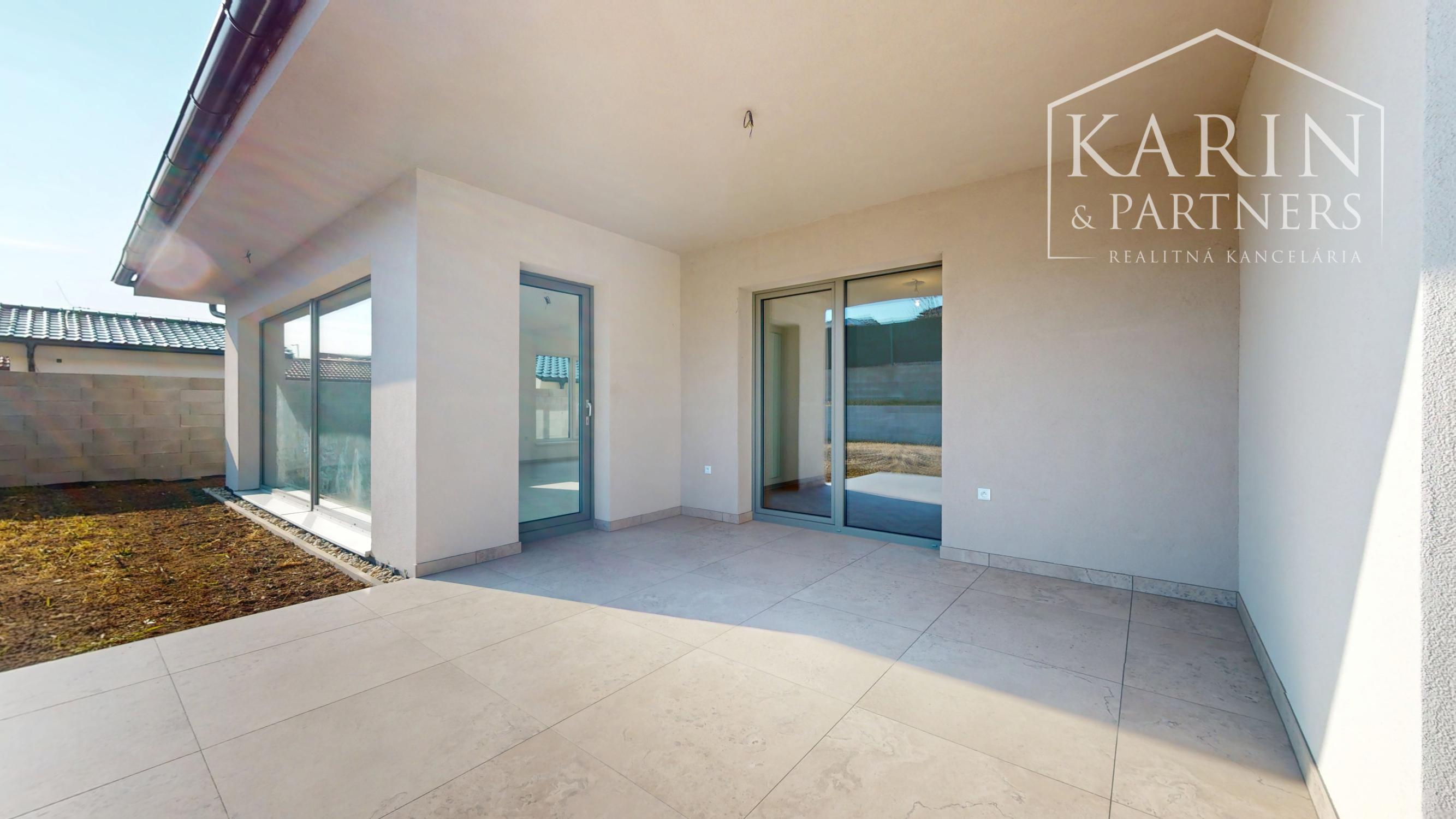 Na predaj novostavba 4 - izbový rodinný dom s dvoj garážou, Holíč.