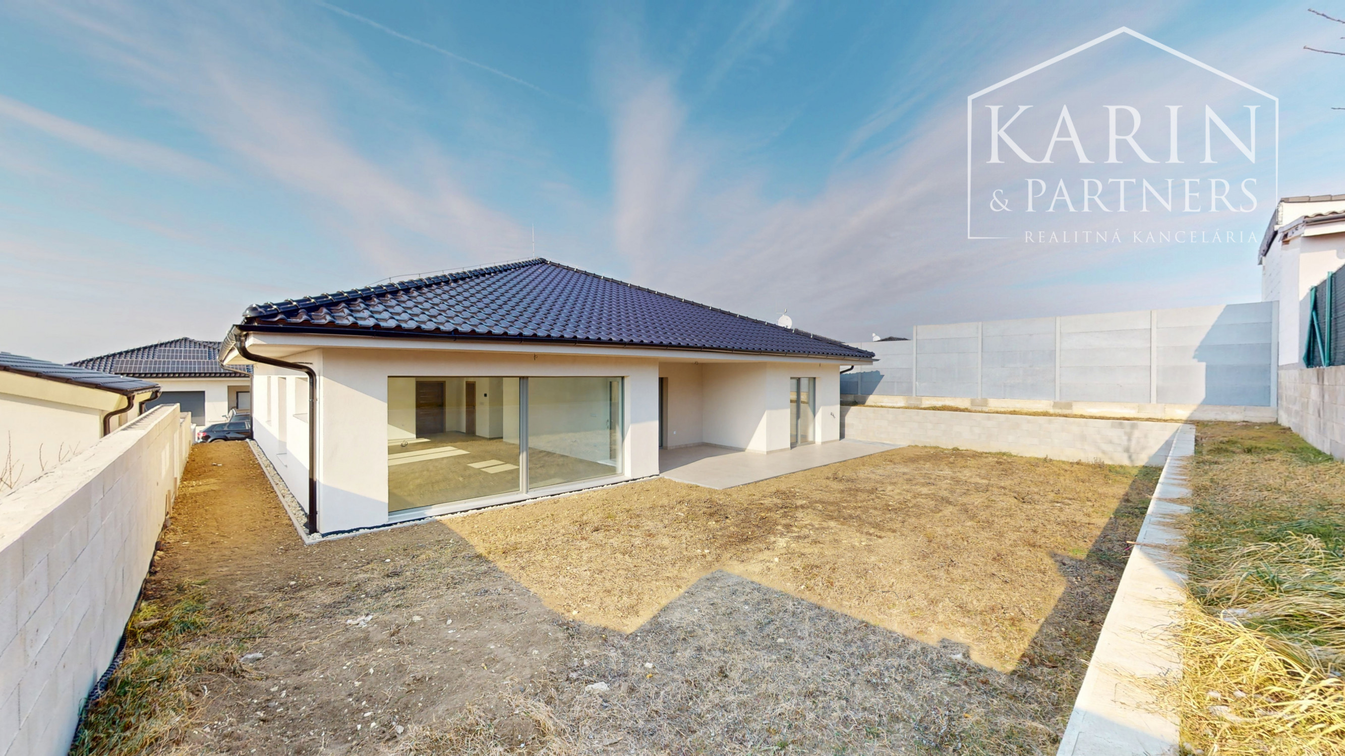 Na predaj novostavba 4 - izbový rodinný dom s dvoj garážou, Holíč.