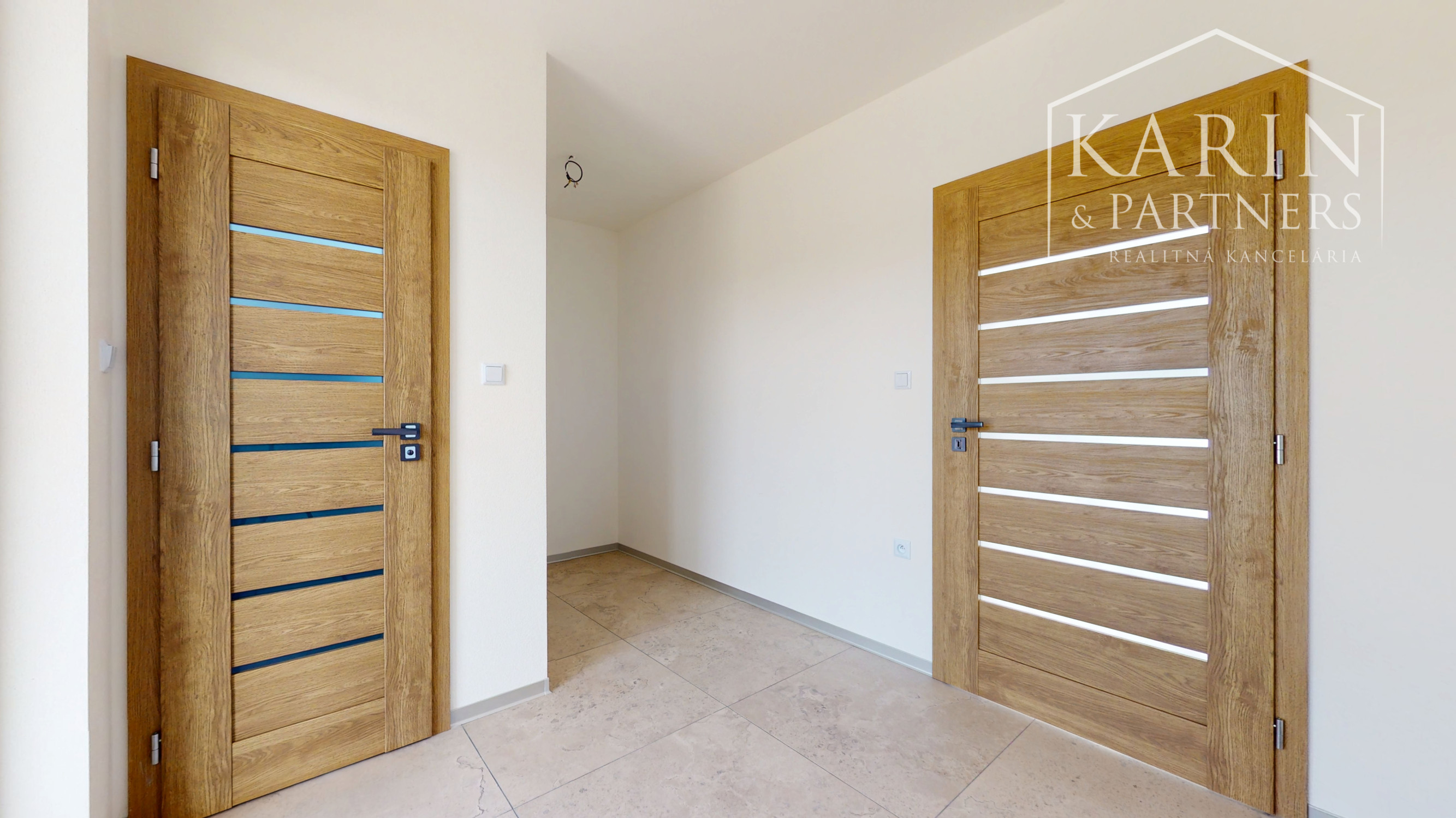 Na predaj novostavba 4 - izbový rodinný dom s dvoj garážou, Holíč.