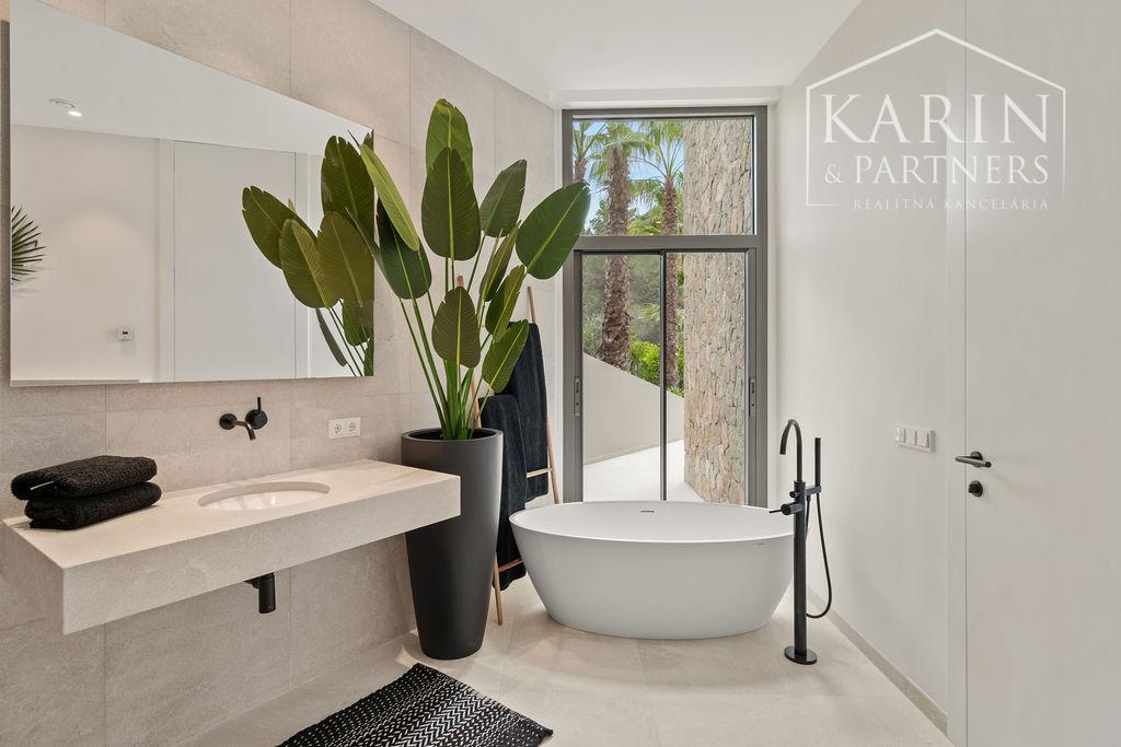 REZERVOVANA - LUXUSNÁ VILA NA MALORKE - KRÁSNY POZEMOK - BAZÉN - NOVOSTAVBA - LUKRATÍVNE MIESTO V PALME - ŠPANIELSKO - CENA: V RK