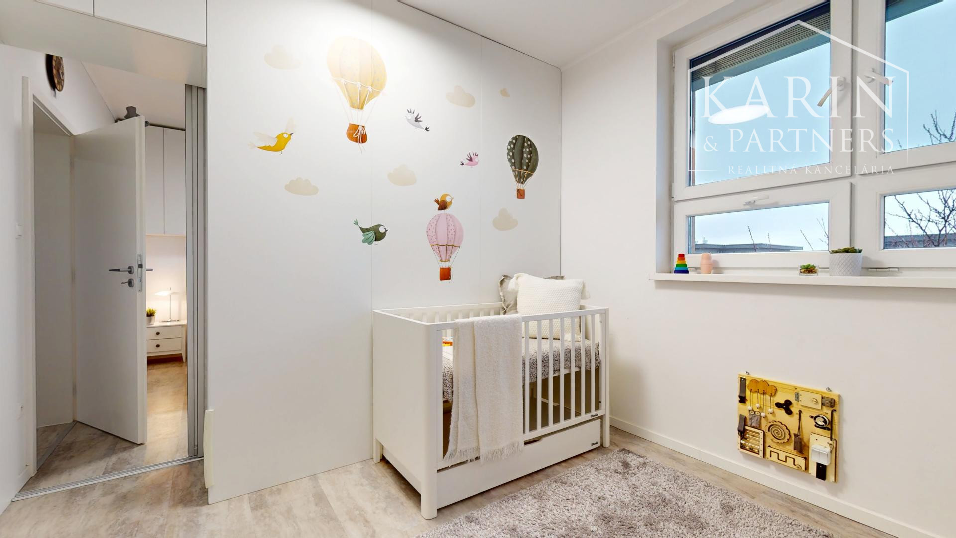 ZARIADENÝ TROJIZBOVÝ BYT PREROBENÝ NA ŠTVORIZBOVÝ