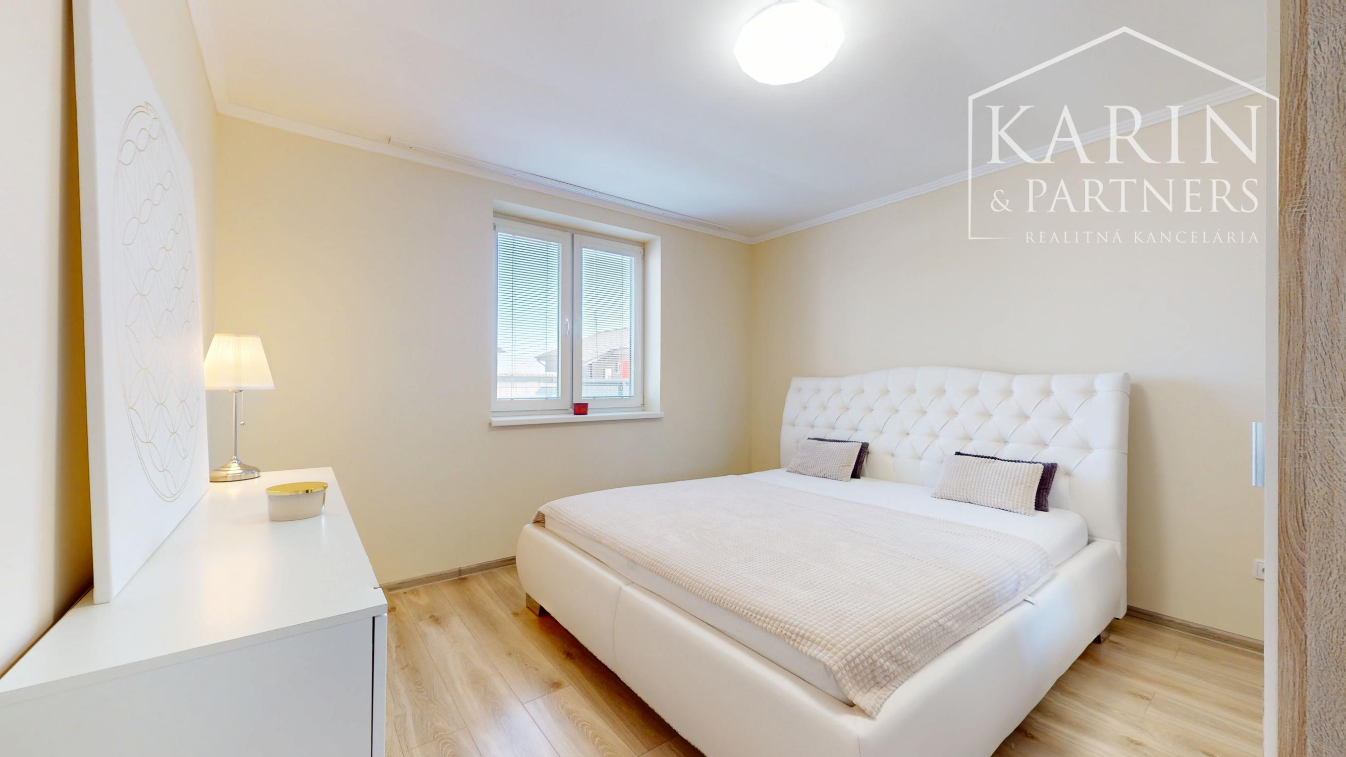 3 IZBOVÝ RODINNÝ DOM  V OBCI HRUBÁ BORŠA NA PREDAJ