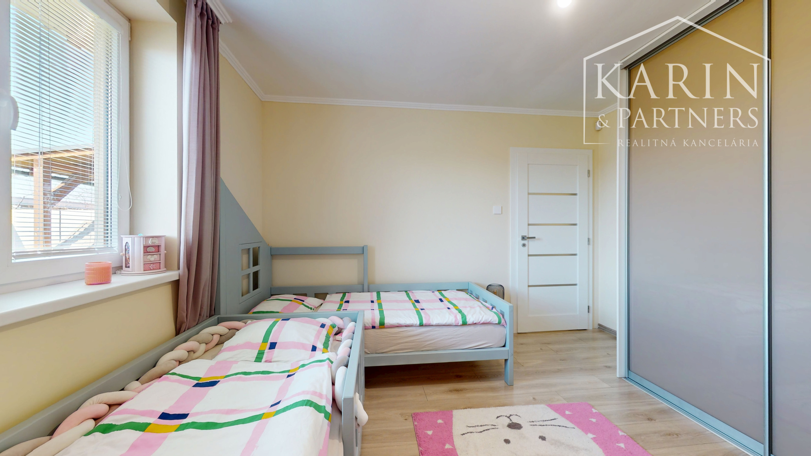 3 IZBOVÝ RODINNÝ DOM  V OBCI HRUBÁ BORŠA NA PREDAJ