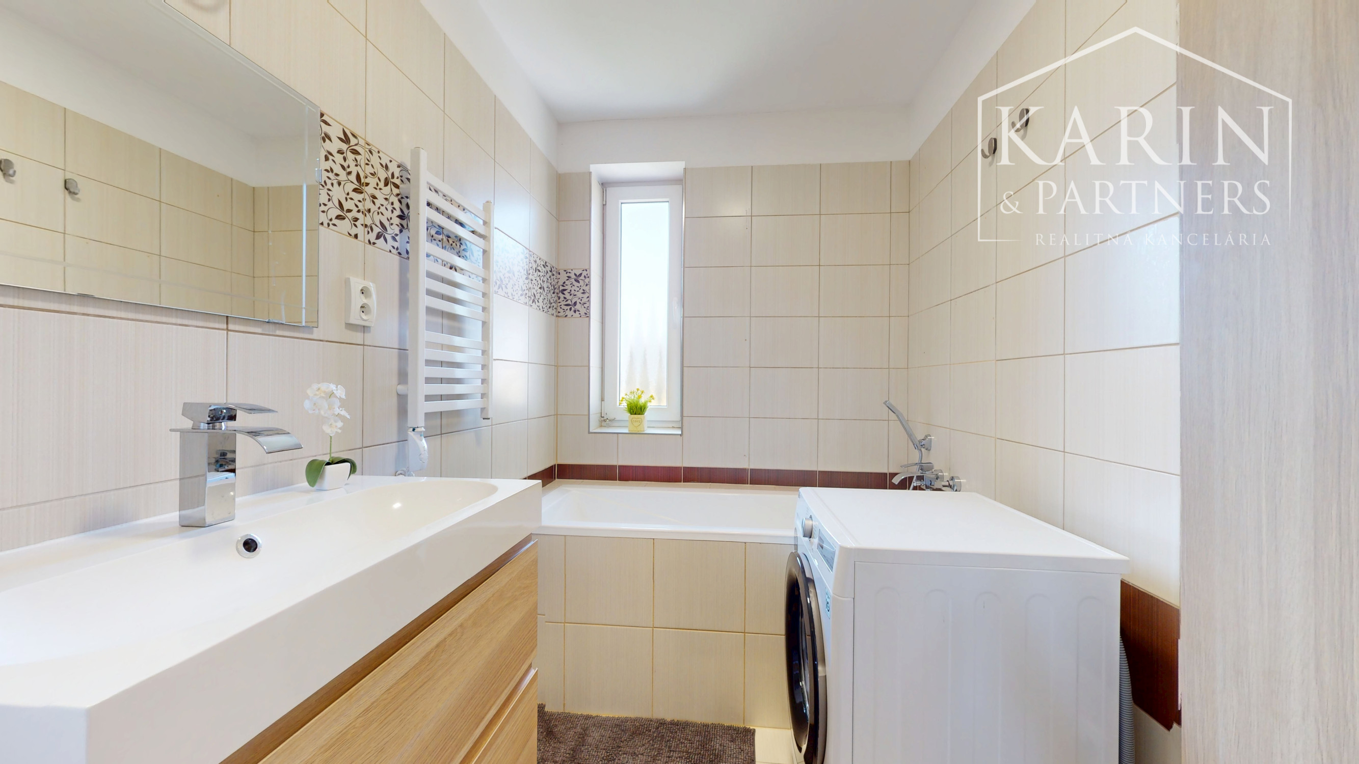 3 IZBOVÝ RODINNÝ DOM  V OBCI HRUBÁ BORŠA NA PREDAJ