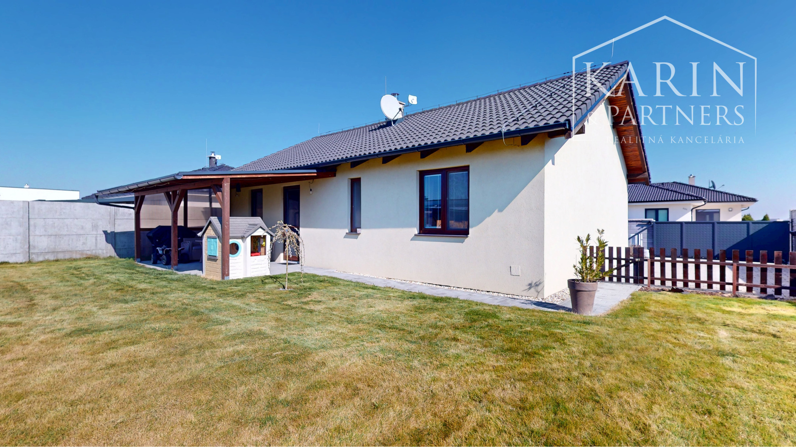 3 IZBOVÝ RODINNÝ DOM  V OBCI HRUBÁ BORŠA NA PREDAJ