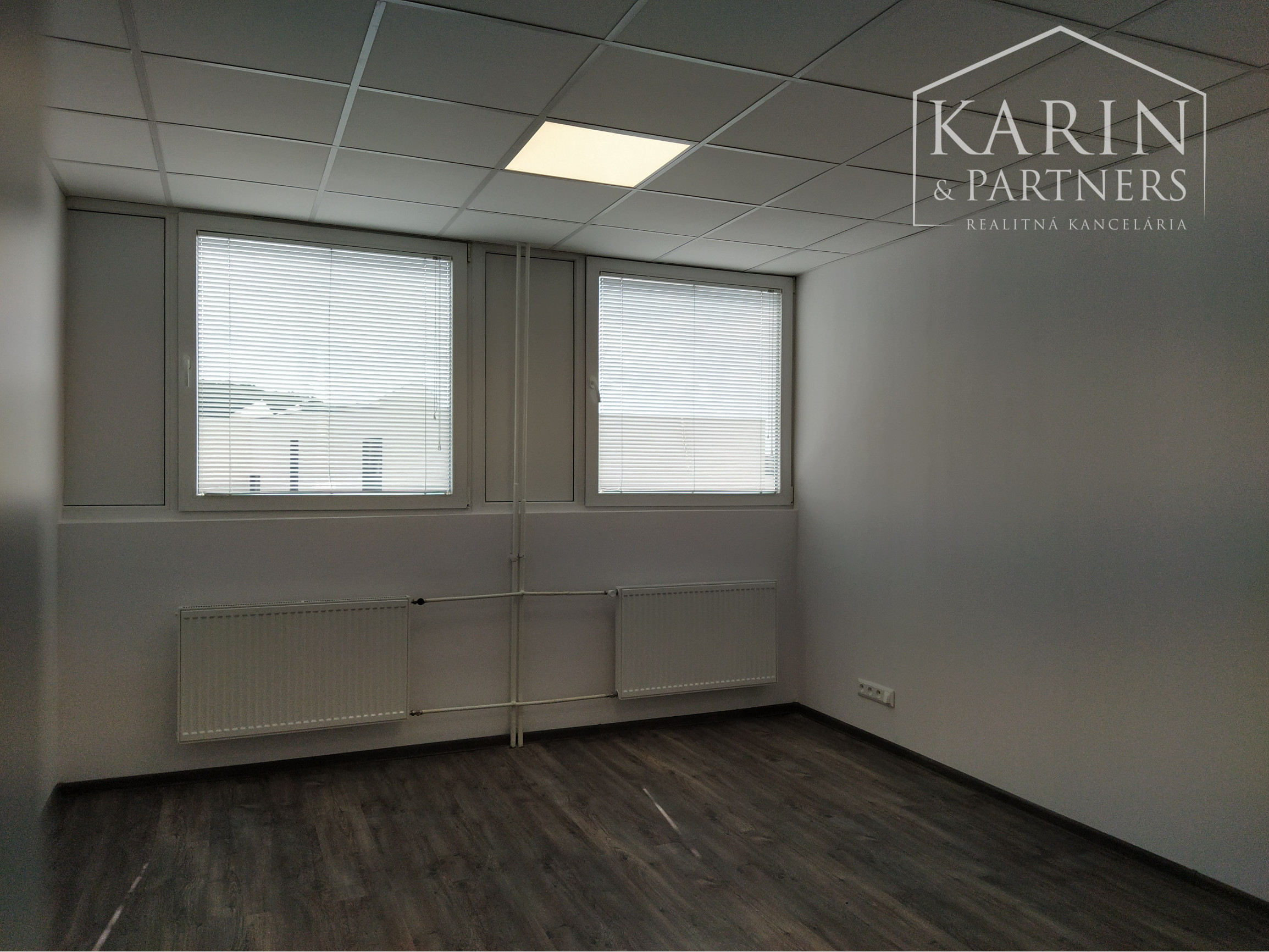 Prenájom klimatizovaná kancelária 18 m2, ul. Polianky, BA IV., Dúbravka