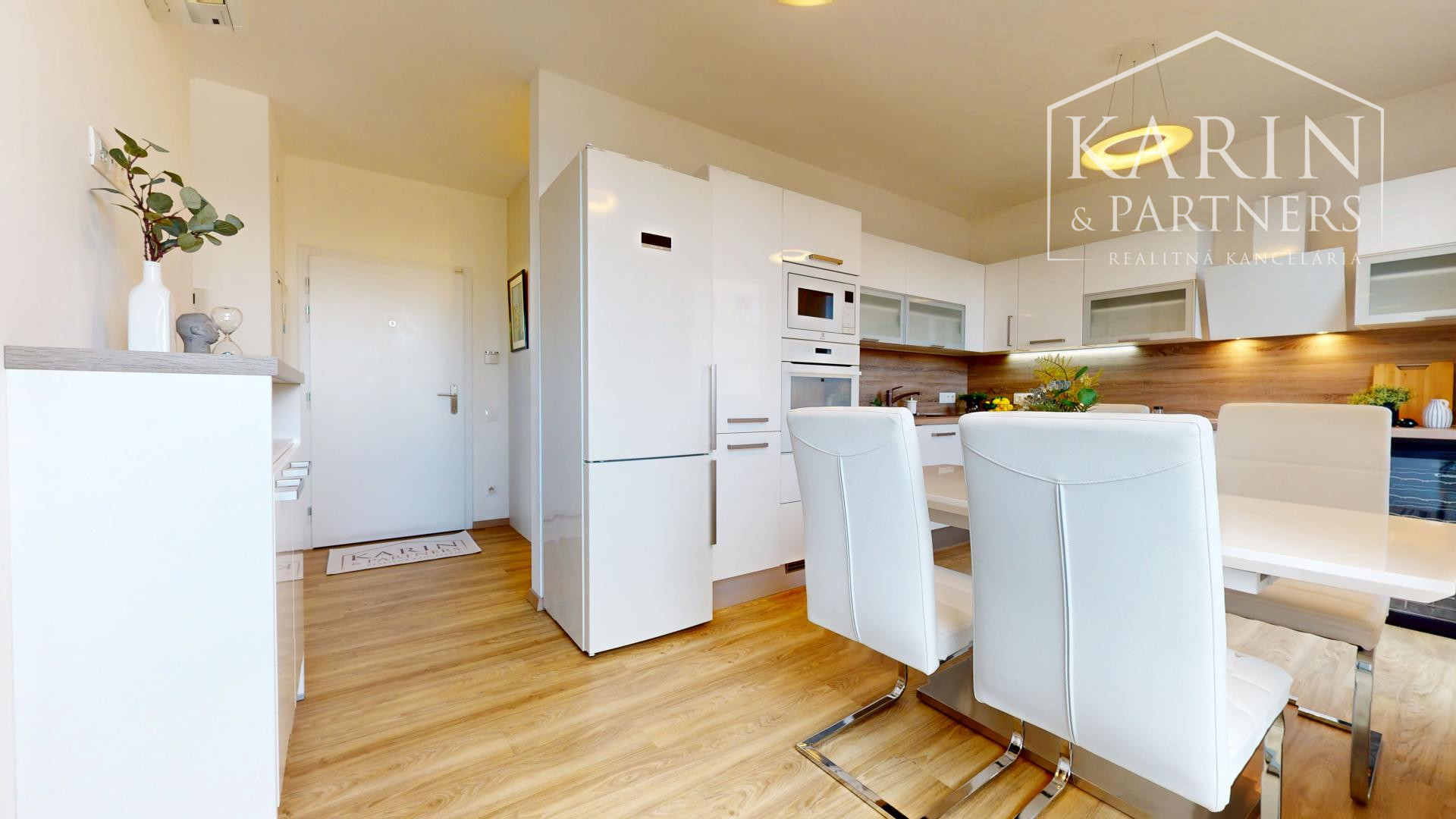 REZERVOVANÉ 3I BYT NA NAJVYŠŠOM POSCHODÍ S LODŽIOU A PIVNICOU