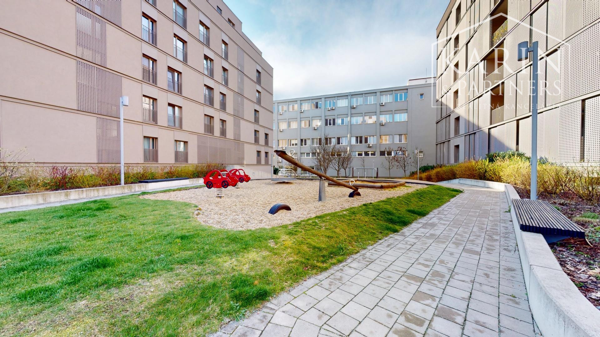 REZERVOVANÉ 3I BYT NA NAJVYŠŠOM POSCHODÍ S LODŽIOU A PIVNICOU