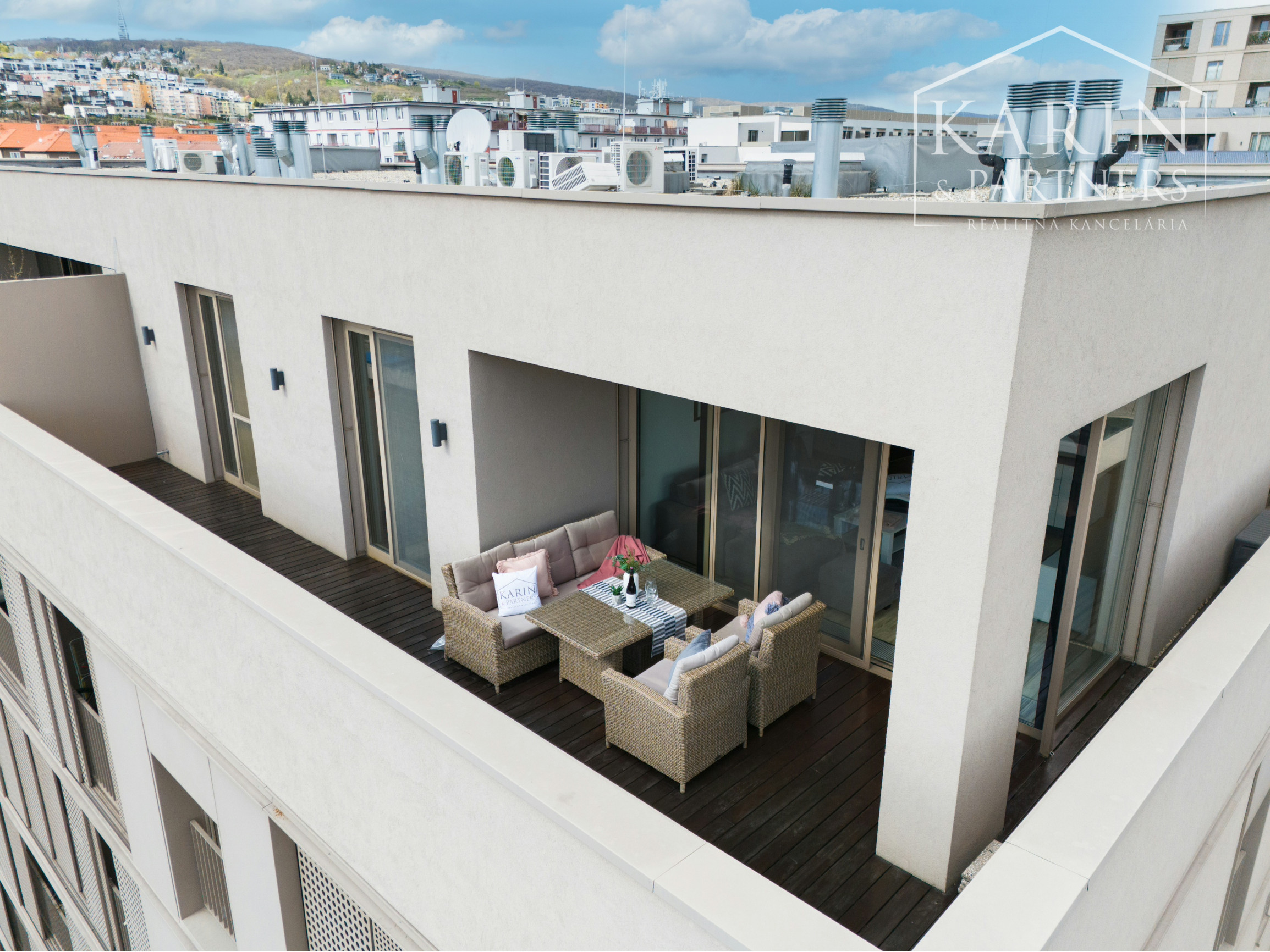 REZERVOVANÉ 3I BYT NA NAJVYŠŠOM POSCHODÍ S LODŽIOU A PIVNICOU