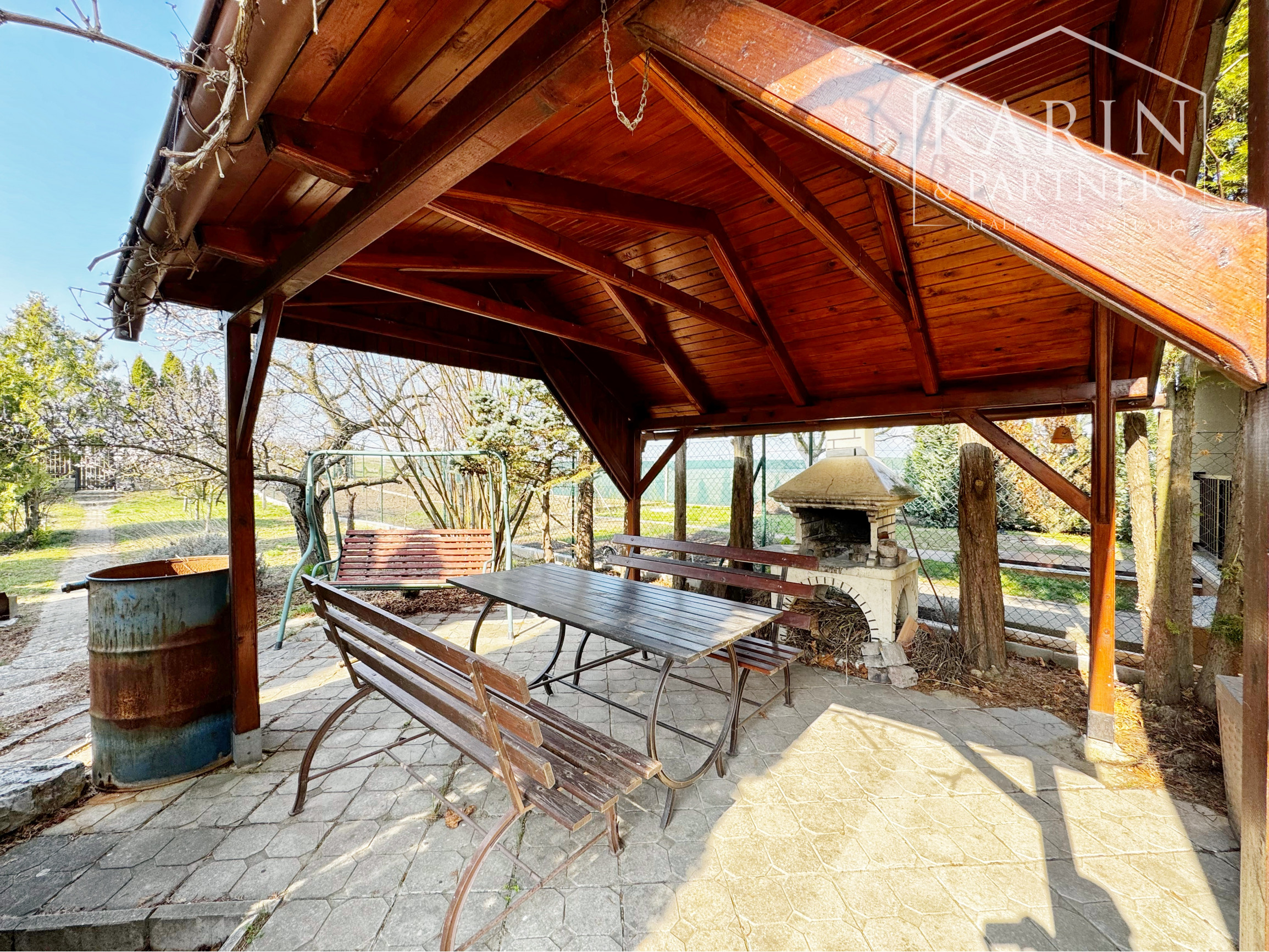 ZĽAVA Záhradná chata s kúrením, elektrinou a studňou, Holíč - Kamenica