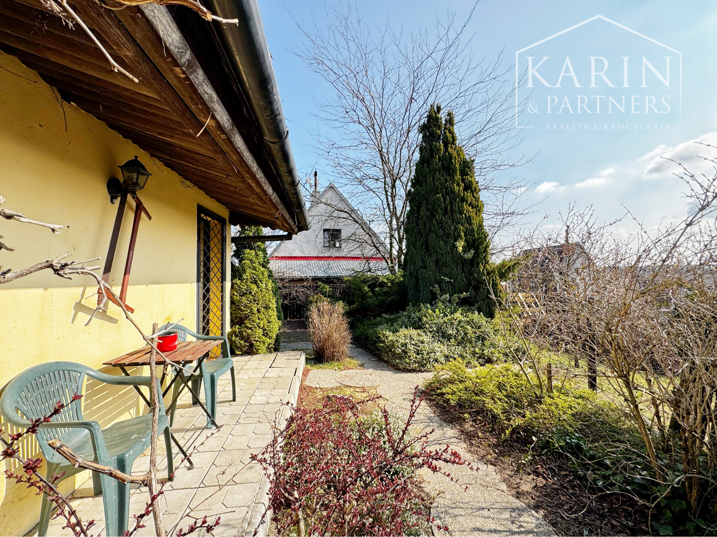 ZĽAVA Záhradná chata s kúrením, elektrinou a studňou, Holíč - Kamenica