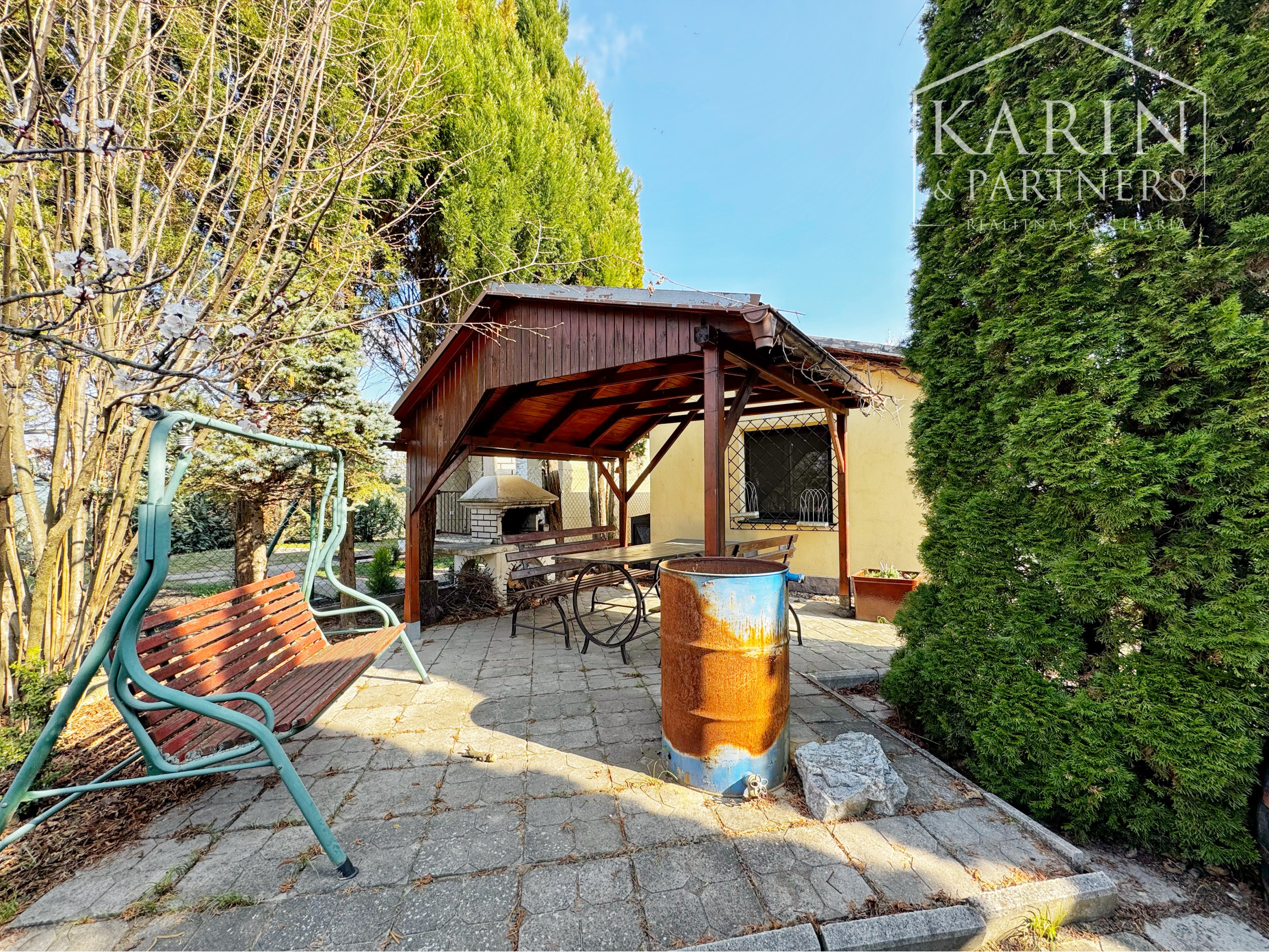 ZĽAVA Záhradná chata s kúrením, elektrinou a studňou, Holíč - Kamenica