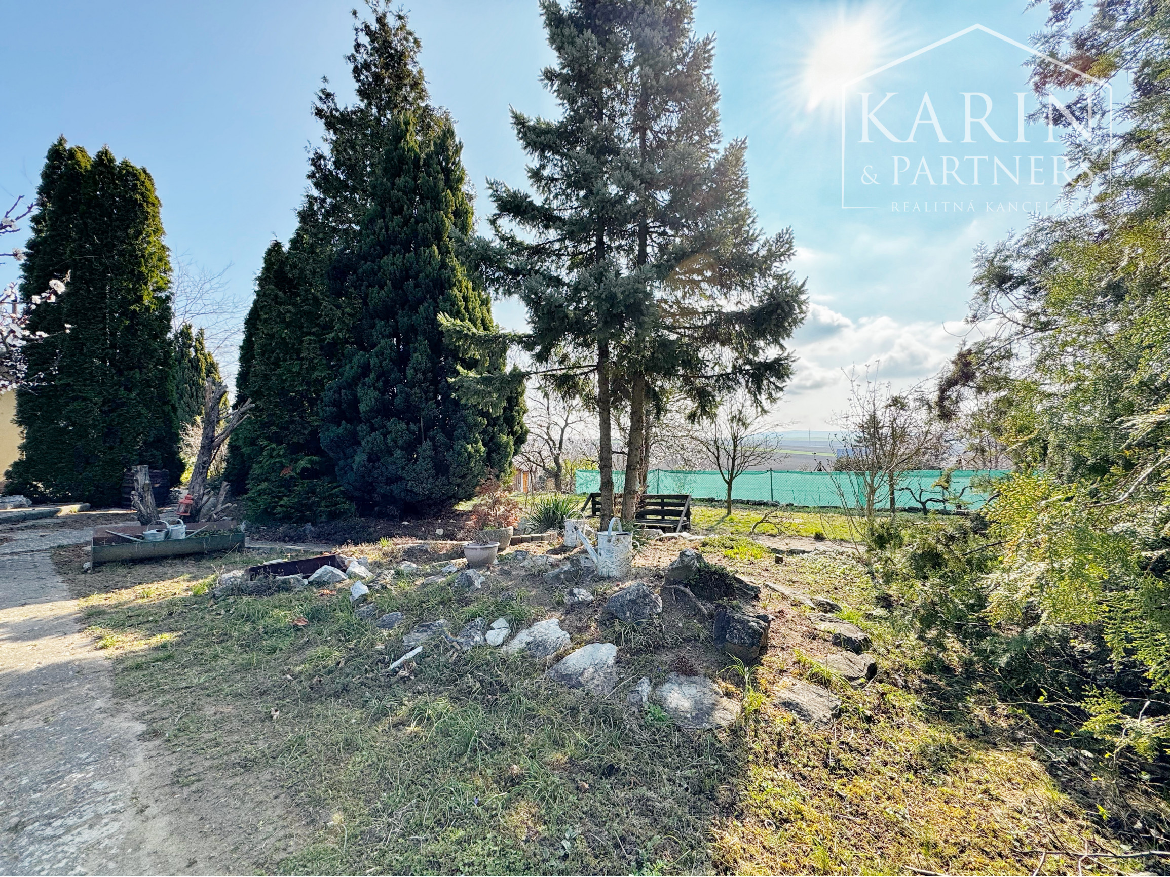 ZĽAVA Záhradná chata s kúrením, elektrinou a studňou, Holíč - Kamenica