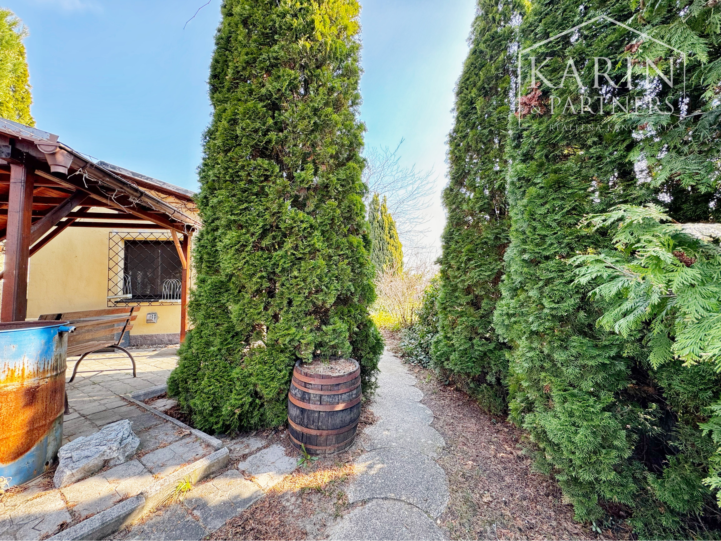 ZĽAVA Záhradná chata s kúrením, elektrinou a studňou, Holíč - Kamenica