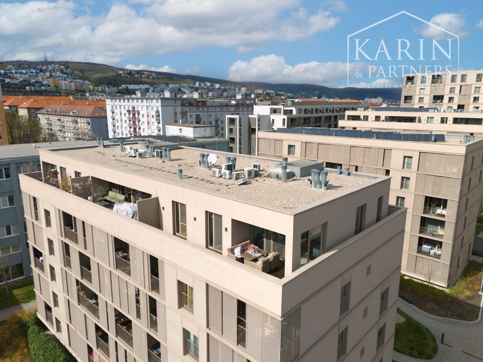 REZERVOVANÉ 3I BYT NA NAJVYŠŠOM POSCHODÍ S LODŽIOU A PIVNICOU