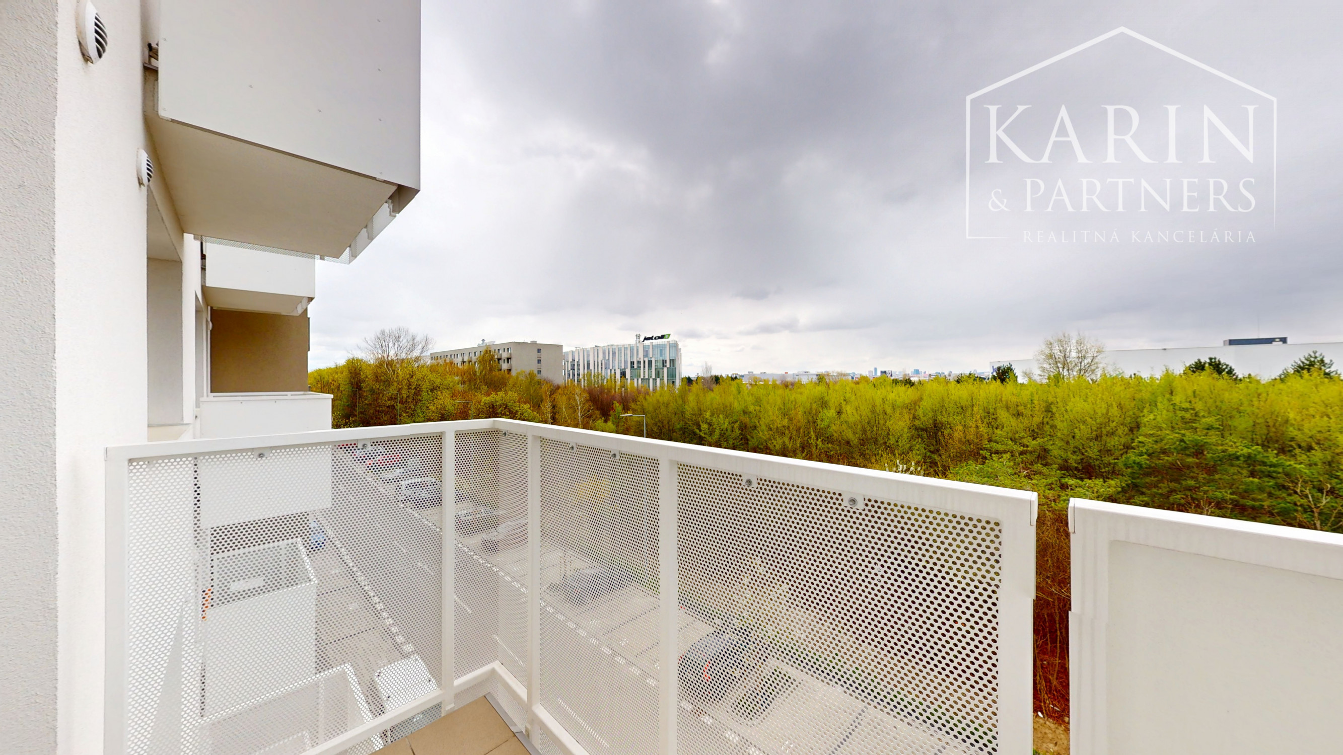 PREDANÉ - 2-IZBOVÝ BYT S BALKÓNOM, PIVNICOU A PARKINGOM NA PREDAJ - OVOCNÉ SADY - BRATISLAVA