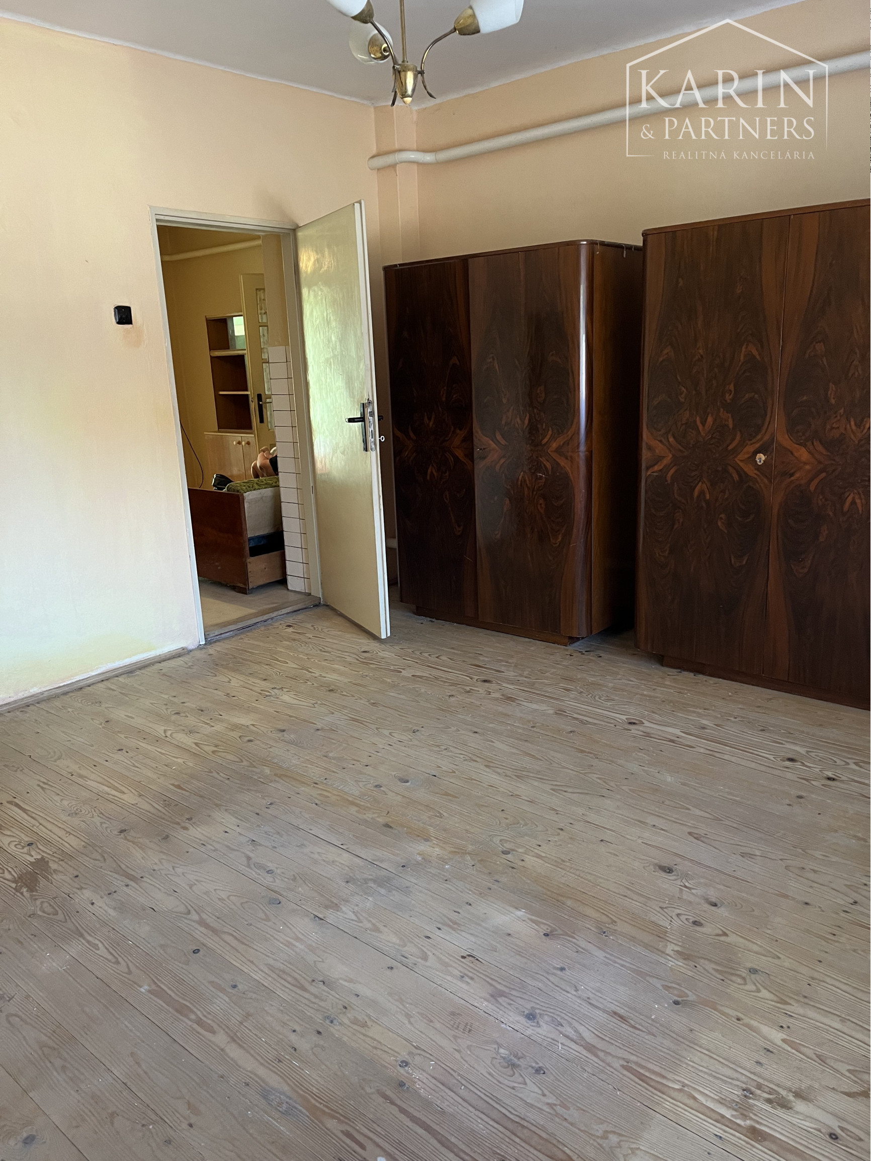 EXKLUZÍVNE iba U Nás: **Nová cena!!!** Rodinný dom s veľkým pozemkom, Trnovec nad Váhom