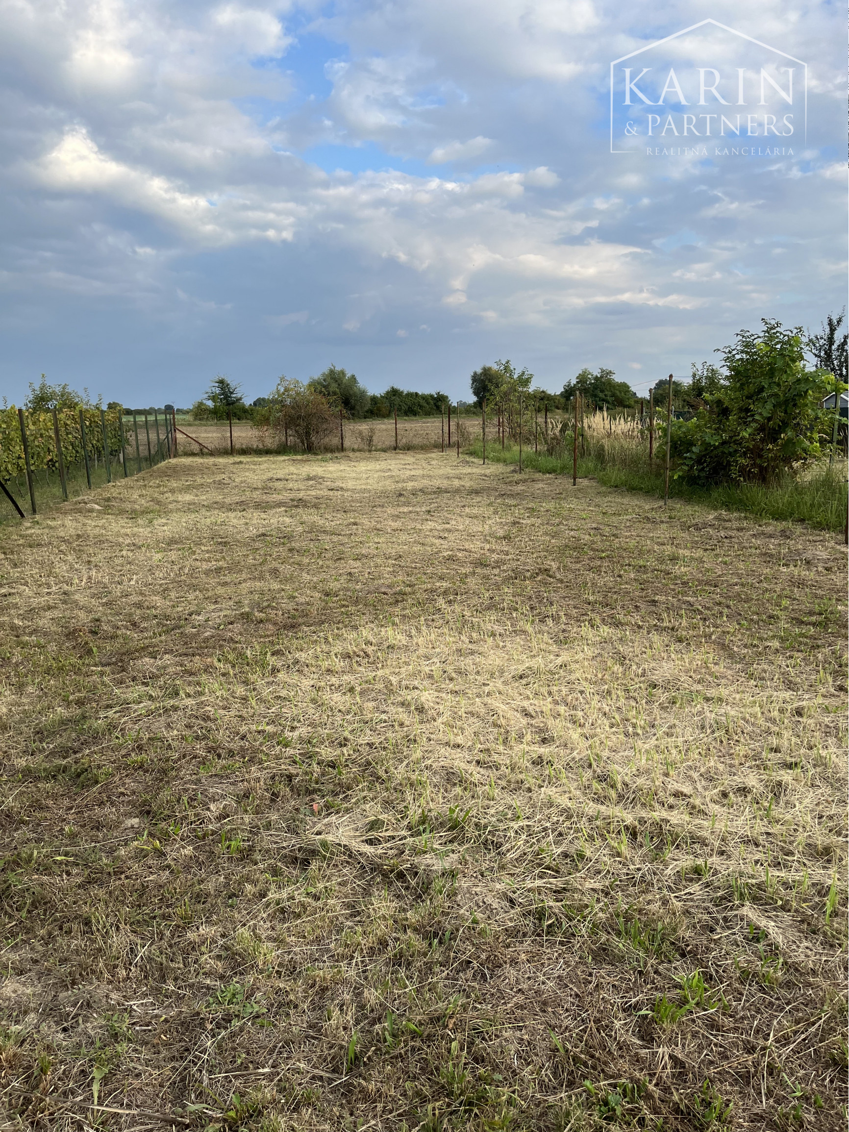 EXKLUZÍVNE iba U Nás: **Nová cena!!!** Rodinný dom s veľkým pozemkom, Trnovec nad Váhom