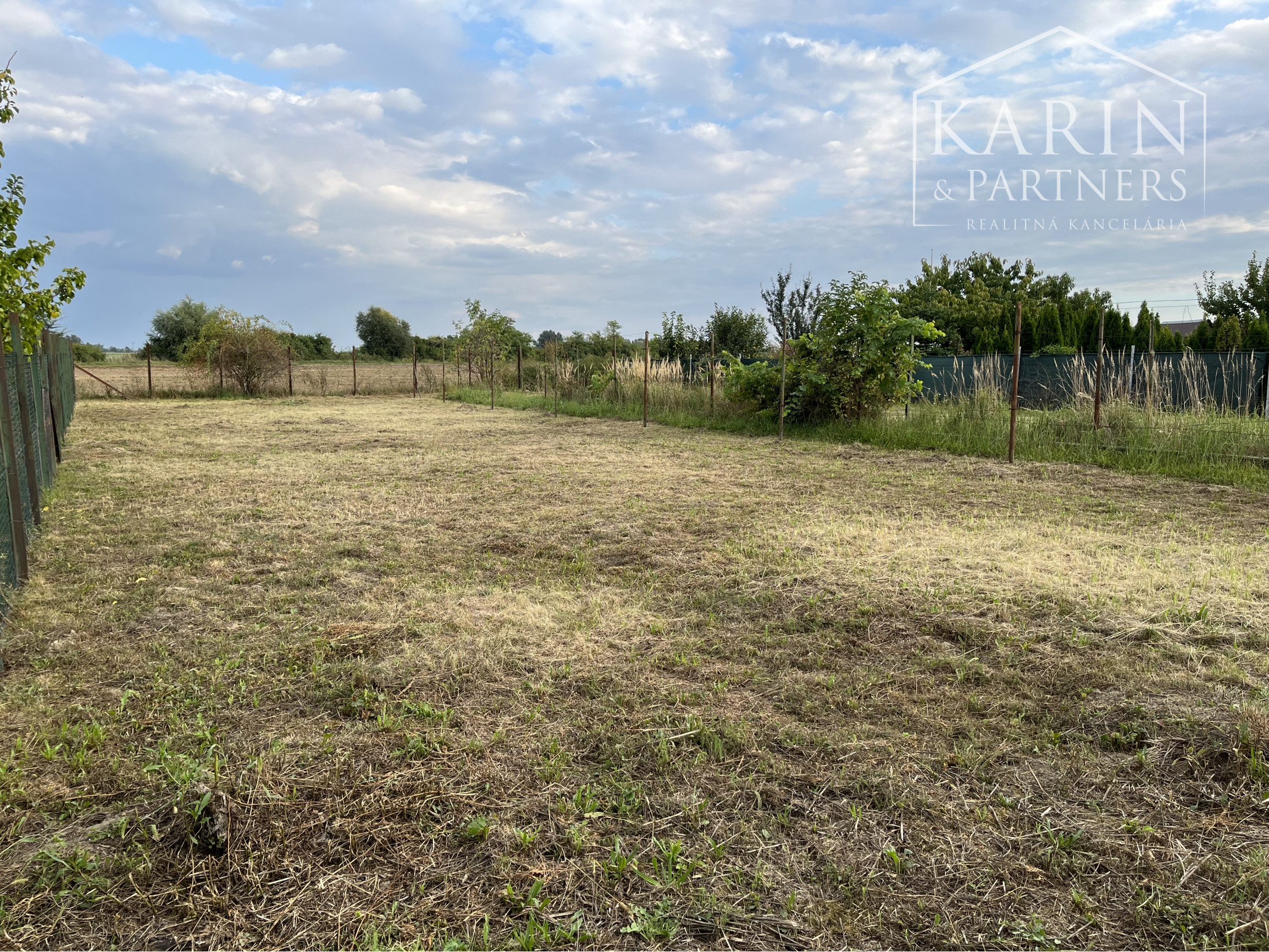 EXKLUZÍVNE iba U Nás: **Nová cena!!!** Rodinný dom s veľkým pozemkom, Trnovec nad Váhom