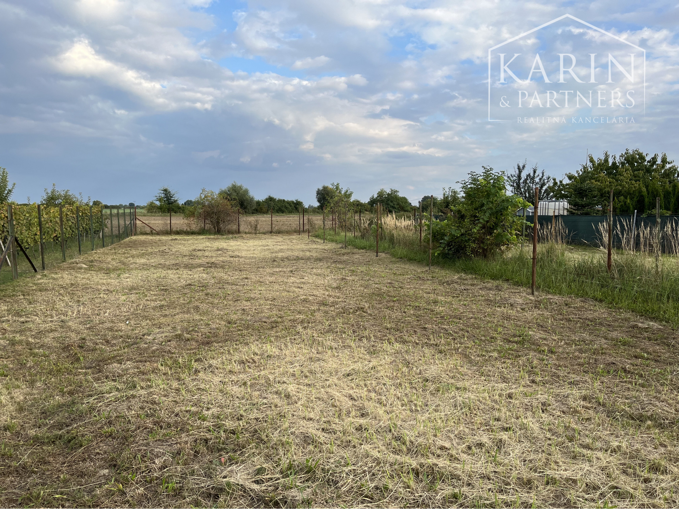 EXKLUZÍVNE iba U Nás: **Nová cena!!!** Rodinný dom s veľkým pozemkom, Trnovec nad Váhom