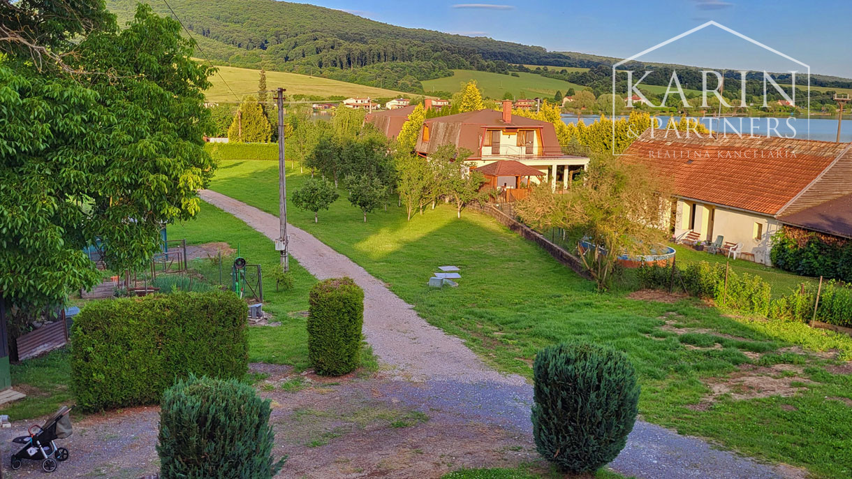 6-izbový dom pri vode s pozemkom o rozlohe 4486 m2