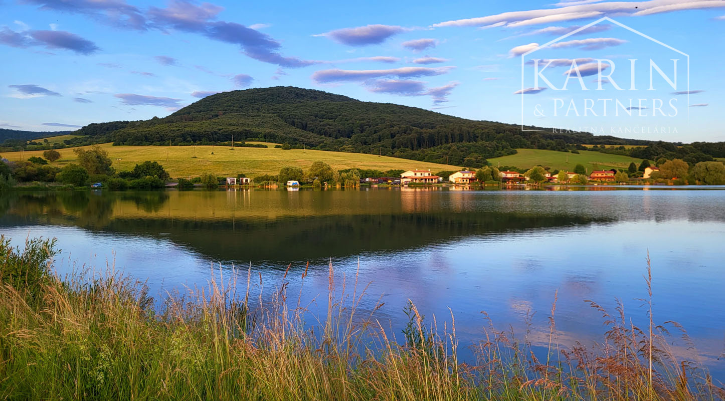 6-izbový dom pri vode s pozemkom o rozlohe 4486 m2